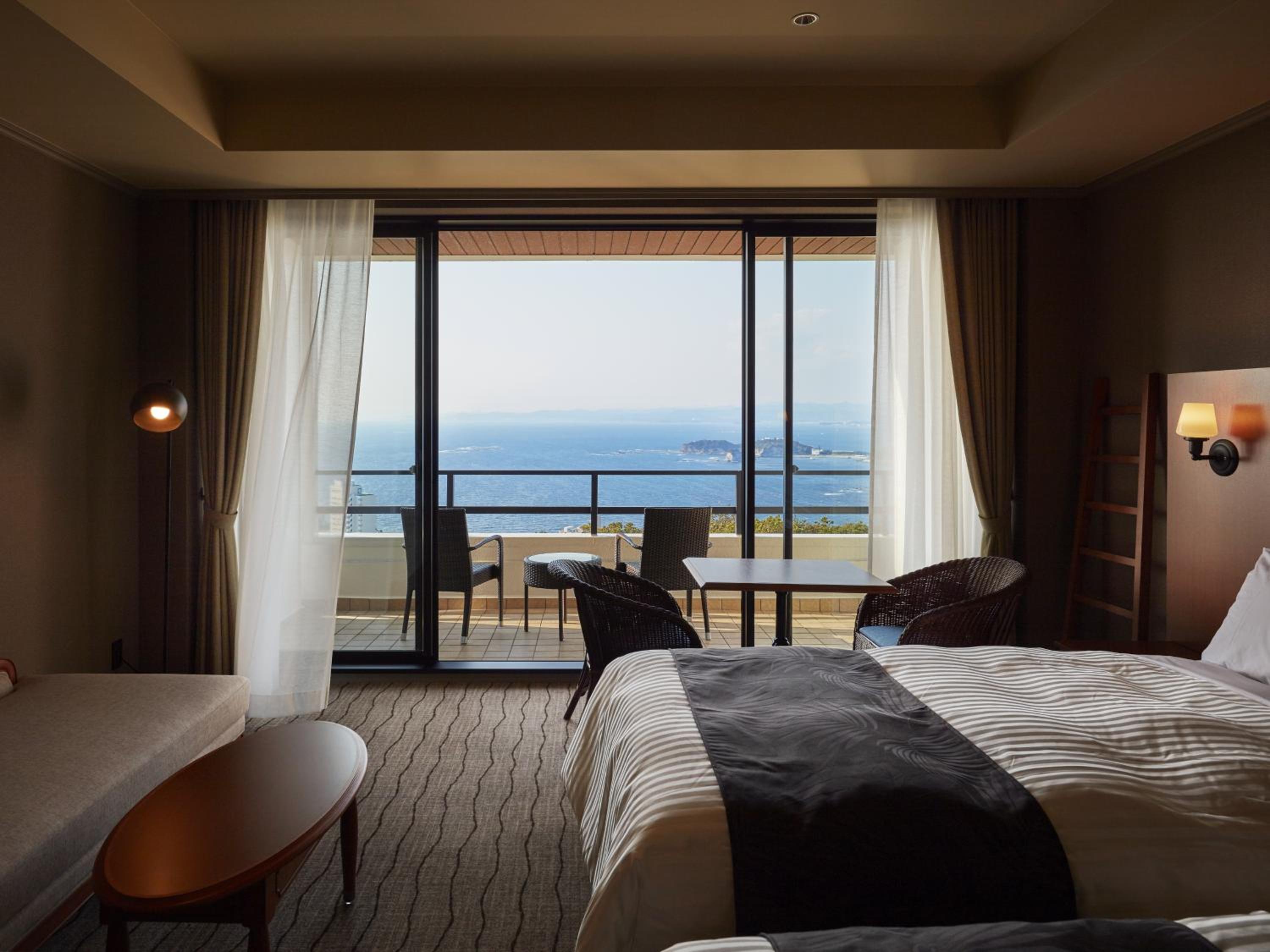 Deluxe Twin Room with Balcony and Ocean View - Photo 6