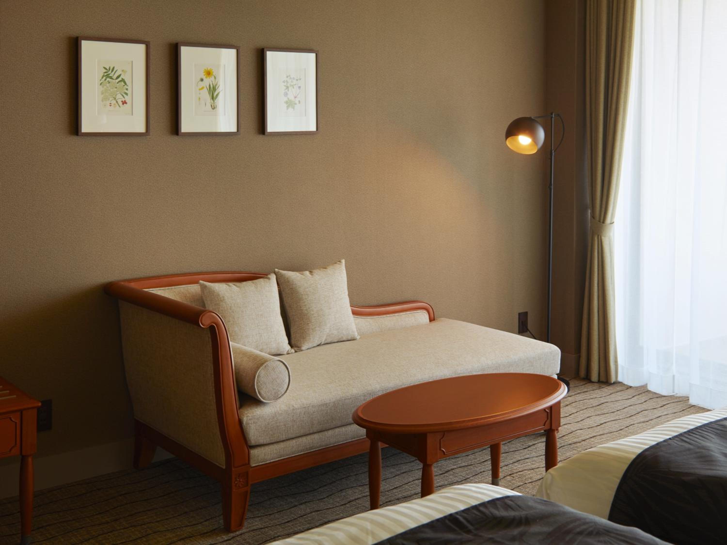 Deluxe Twin Room with Balcony and Ocean View - Photo 4