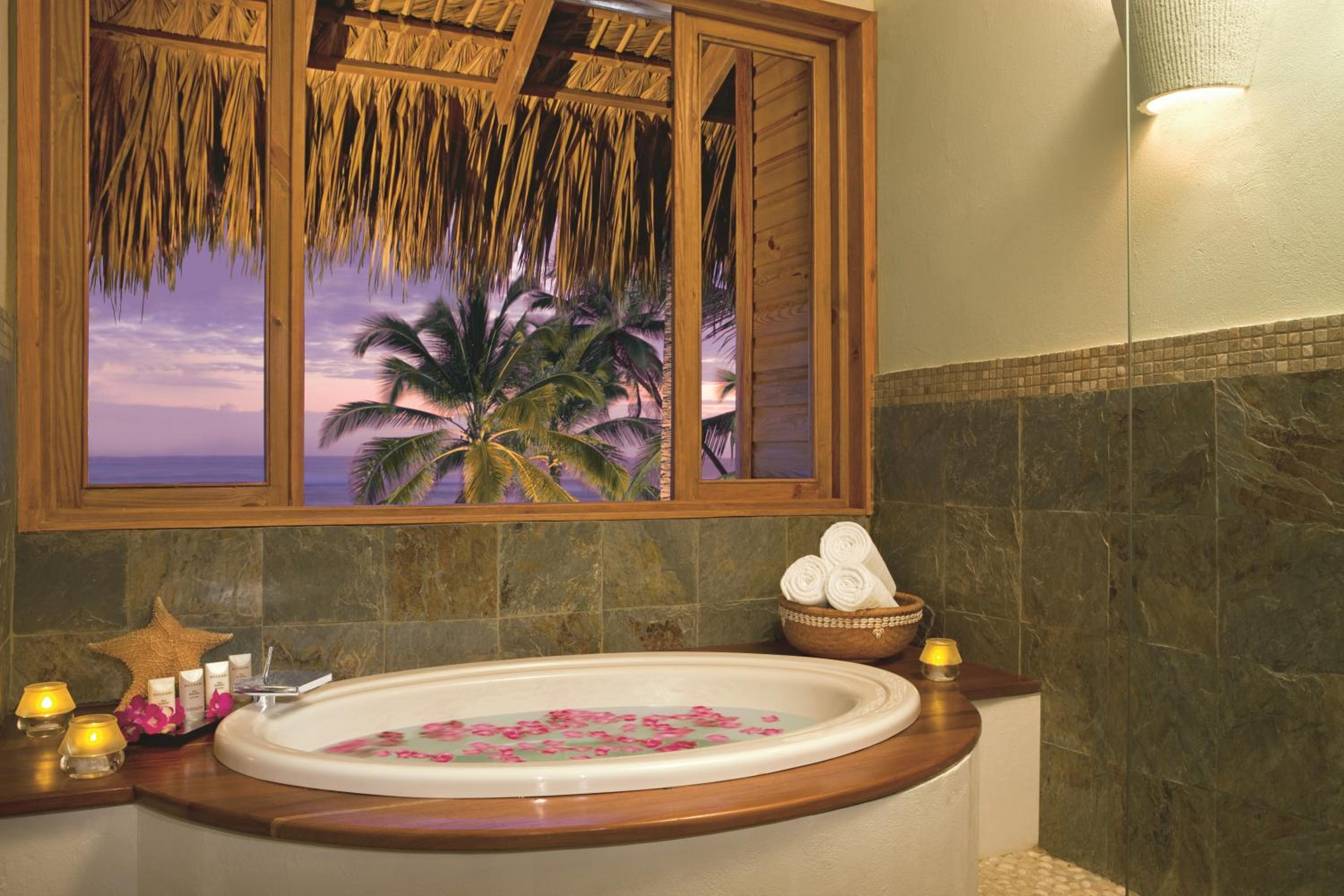 Junior Suite Pool View Triple photo 3