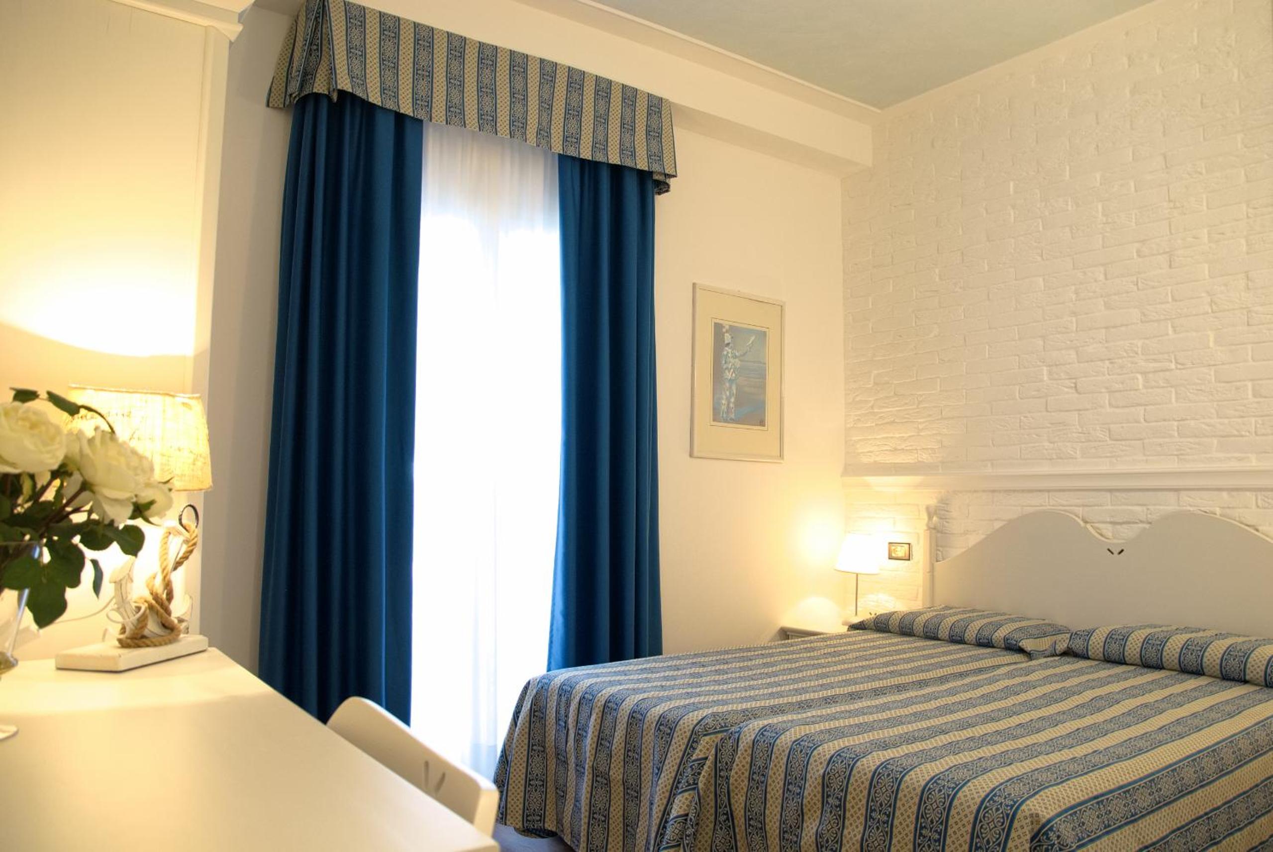 Double or Twin Room - Photo 1
