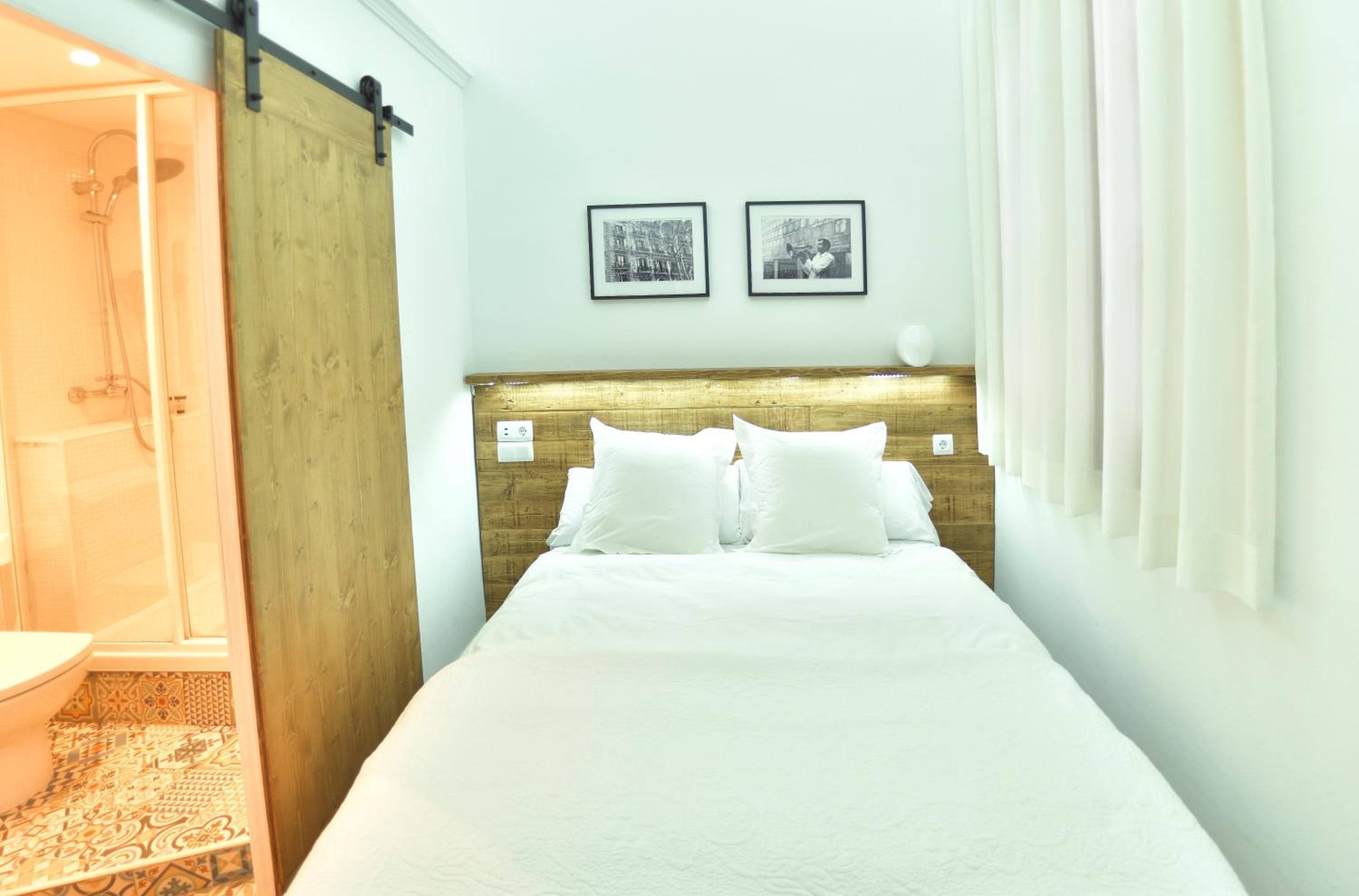 Standard Double or Twin Room photo 2