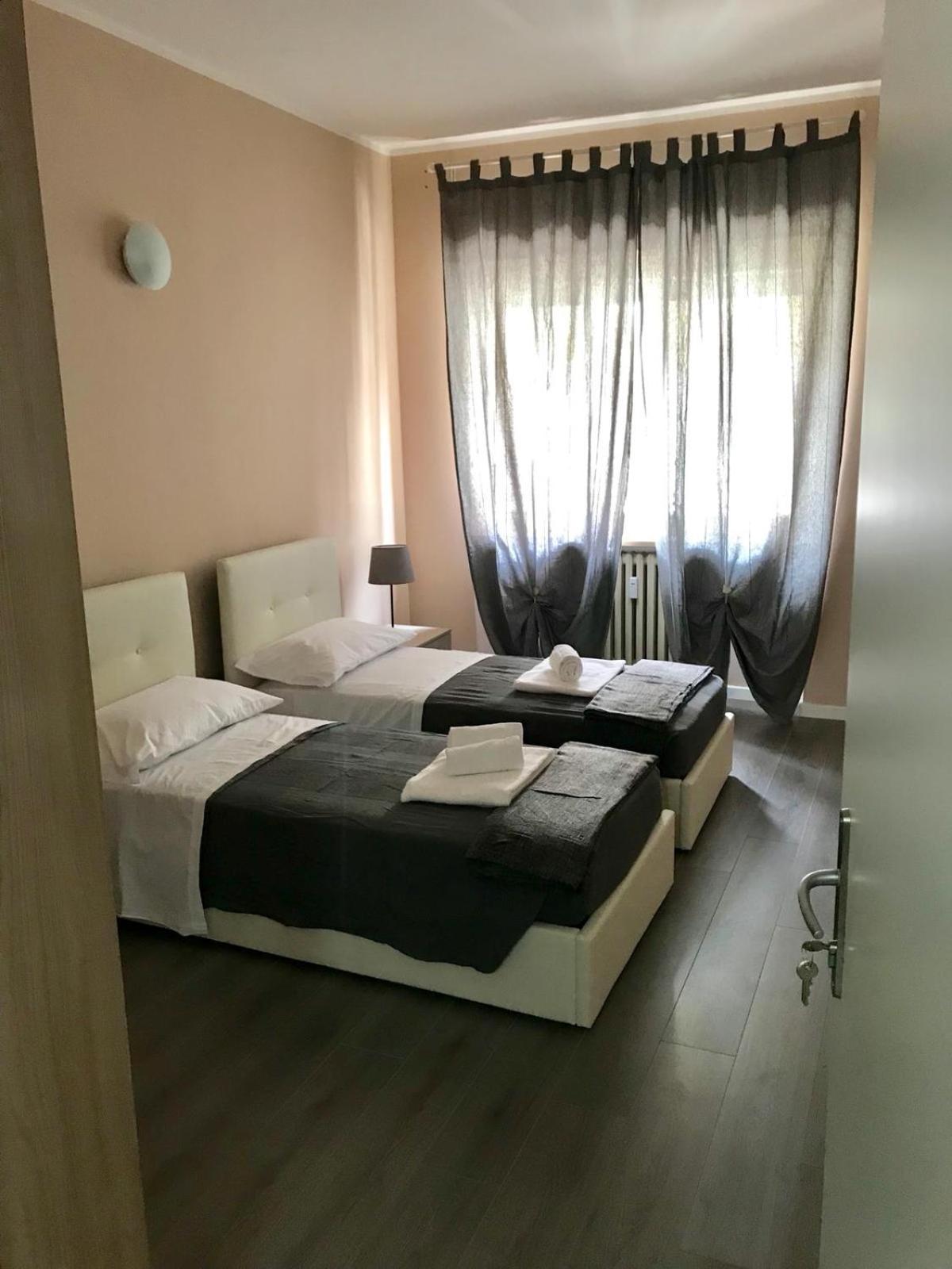 Large Twin Room with Shared Bathroom