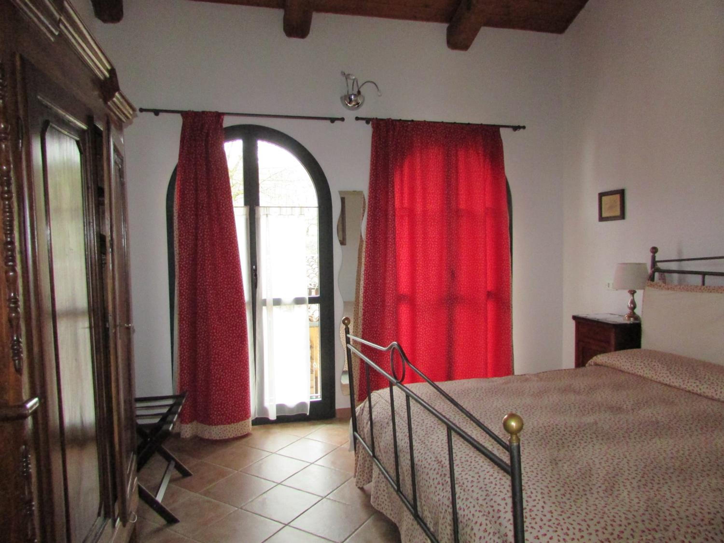 Double Room - Photo 11