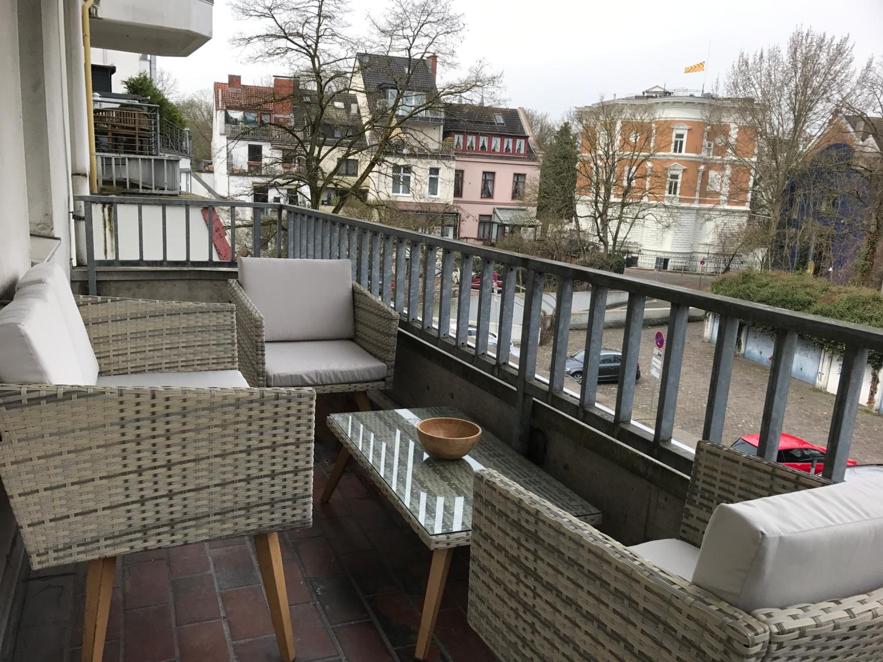 Apartment with Balcony - Photo 16