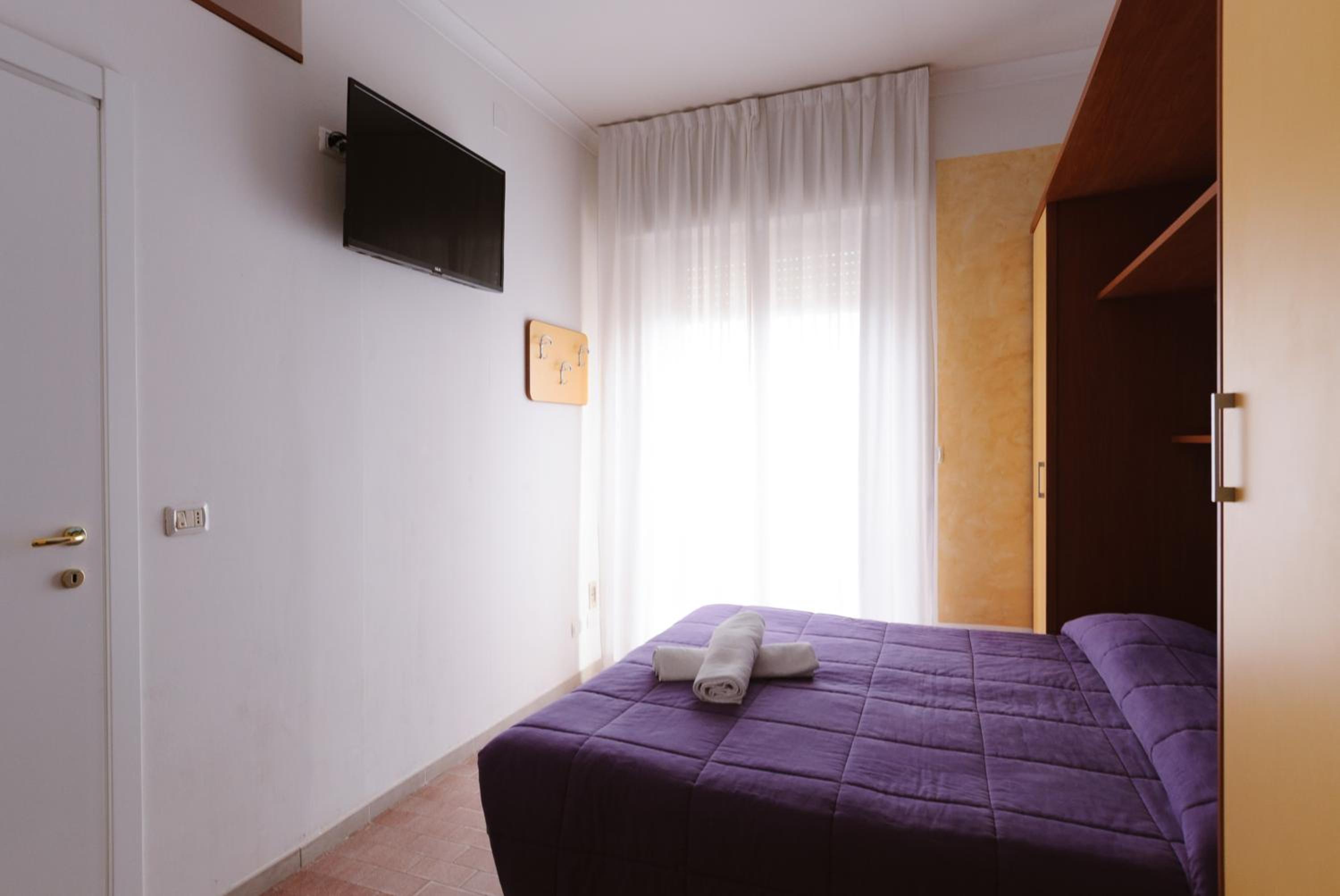 Economy Double or Twin Room - Photo 10