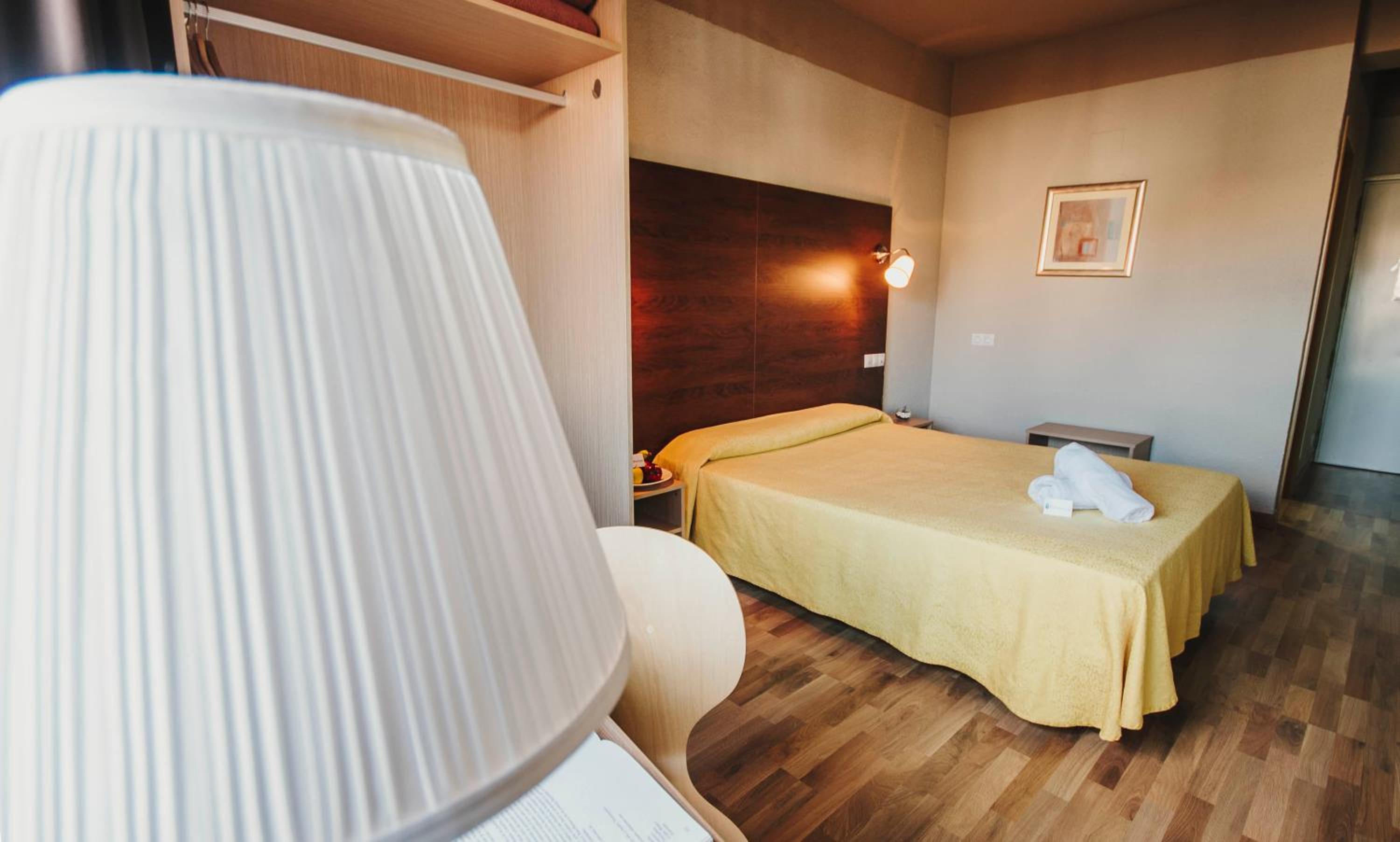 Double or Twin Room - Photo 13
