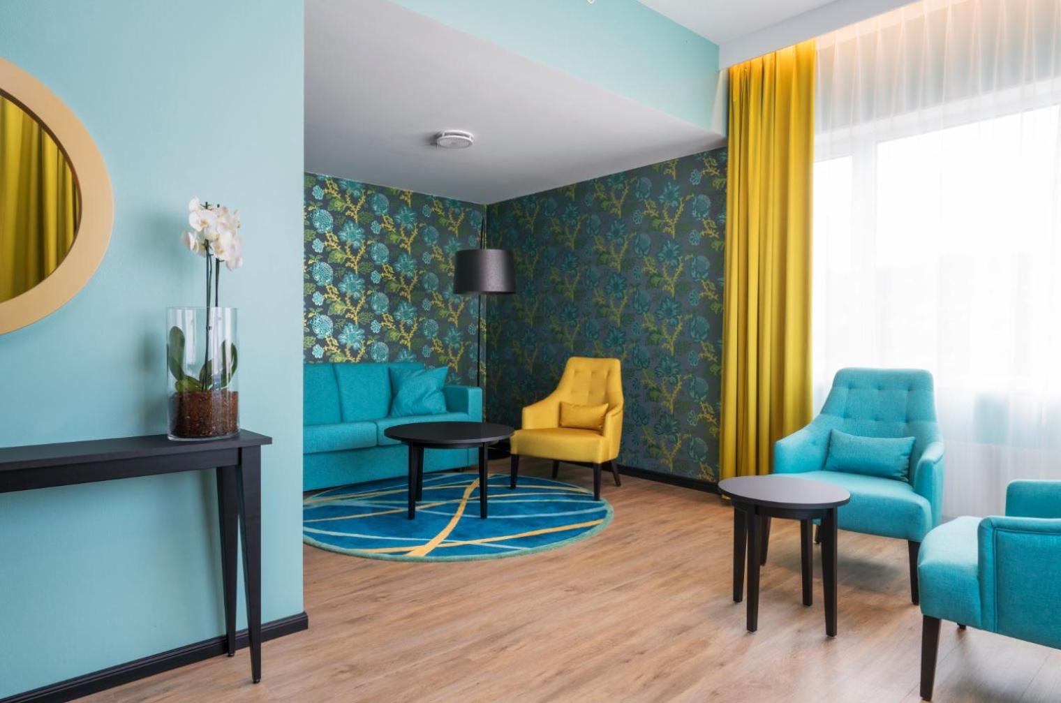 Suite - Photo 4