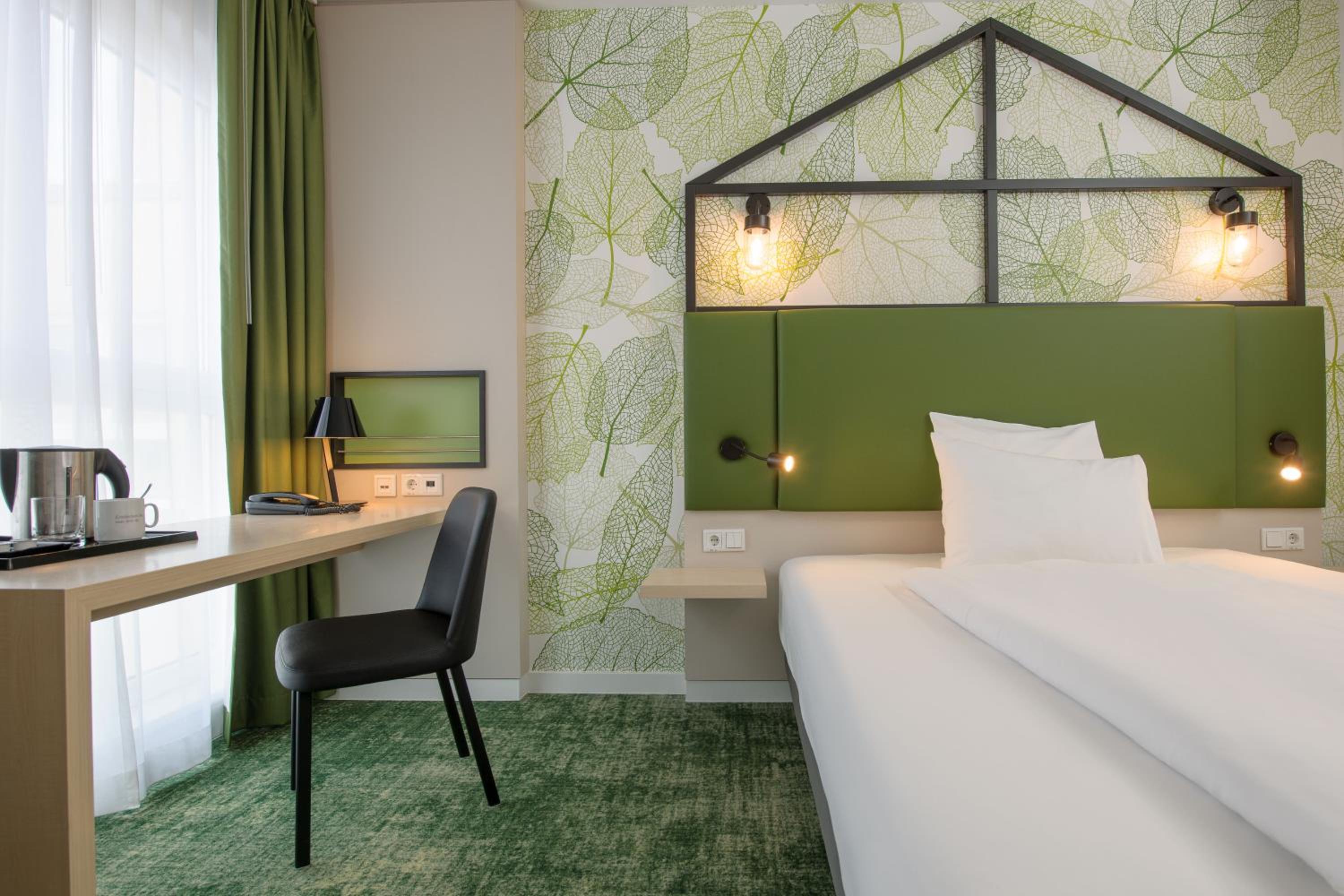 Standard Double Room - Photo 8