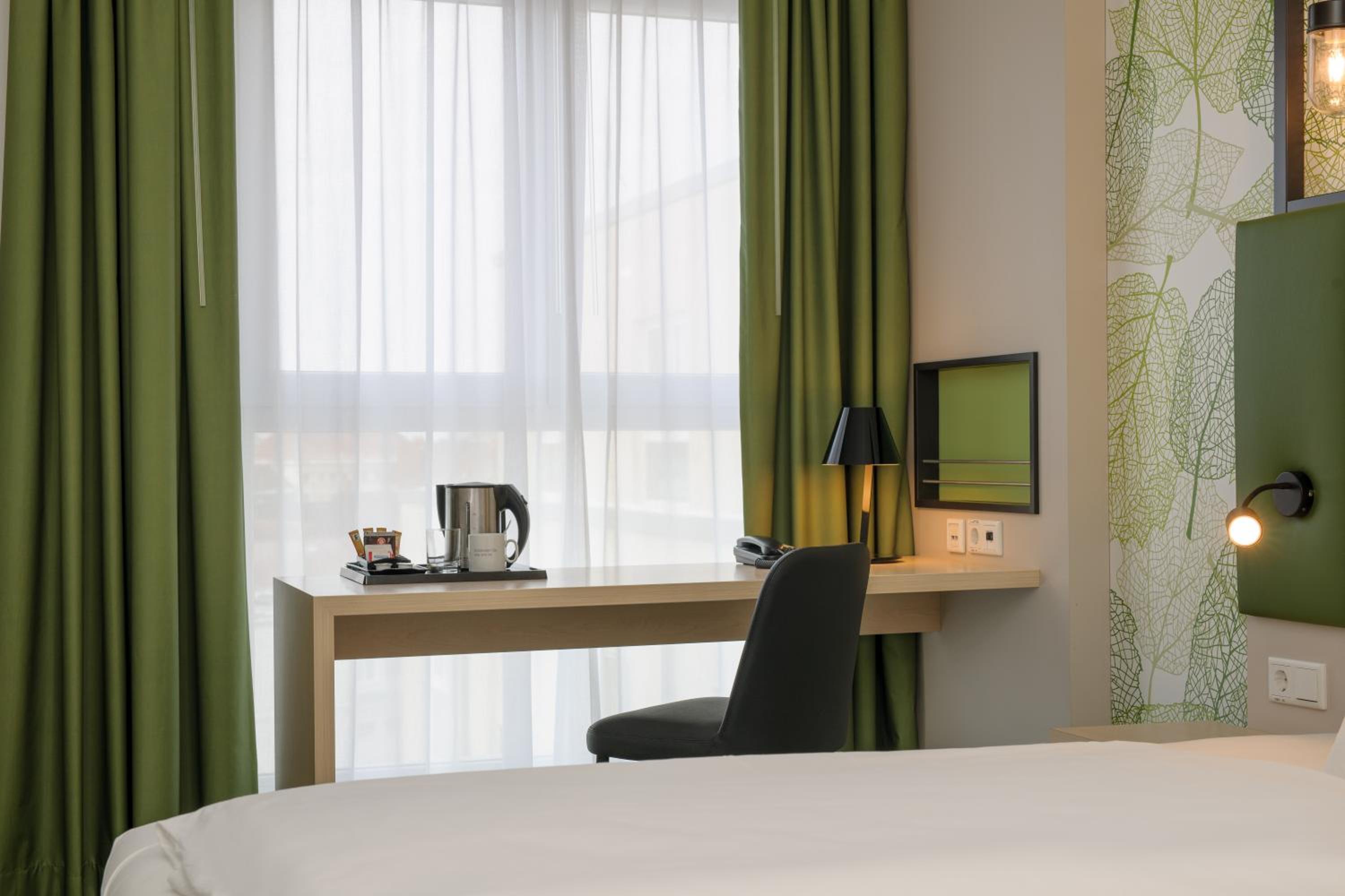 Standard Double Room - Photo 10
