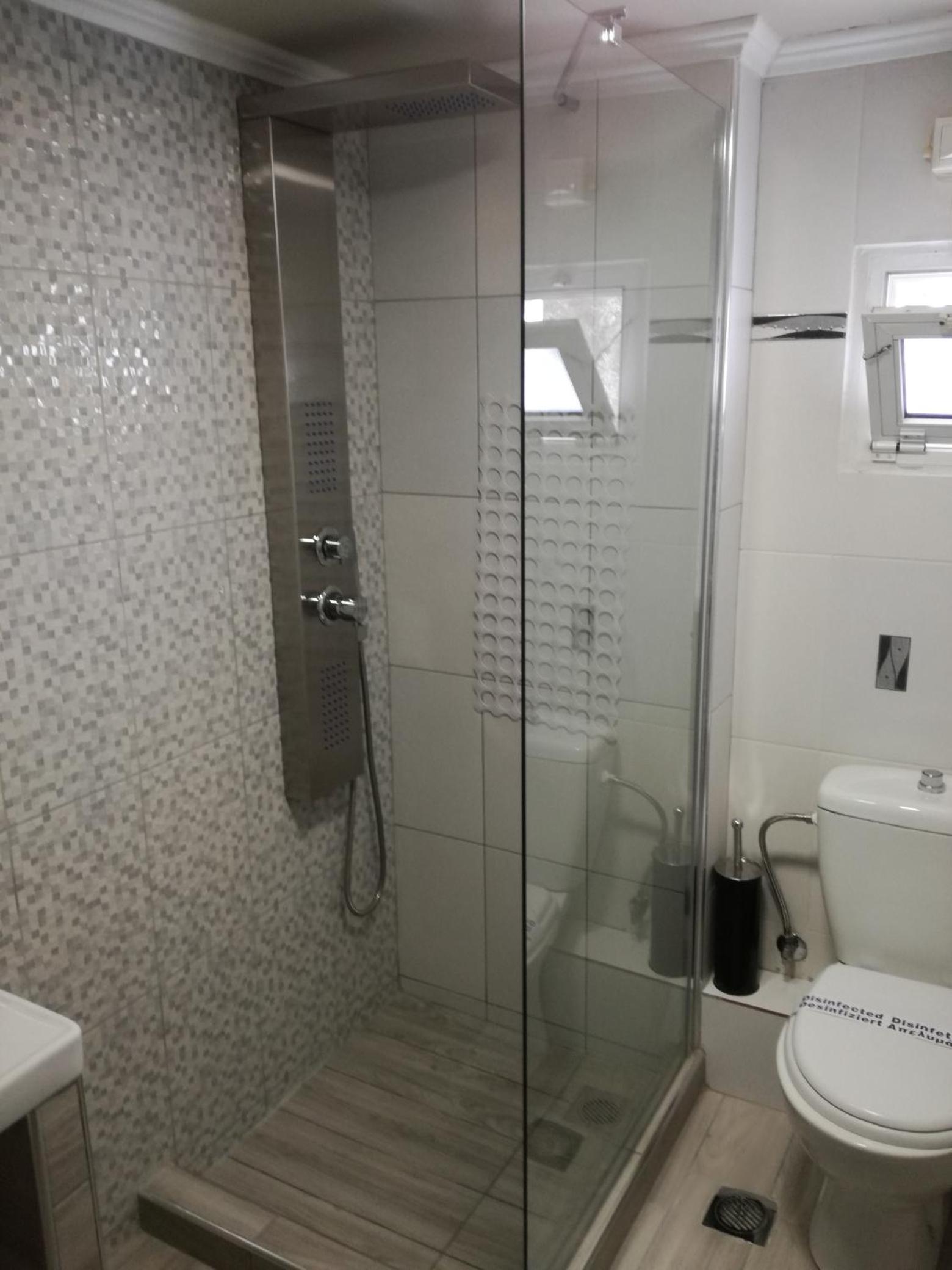 Double Room - Photo 10