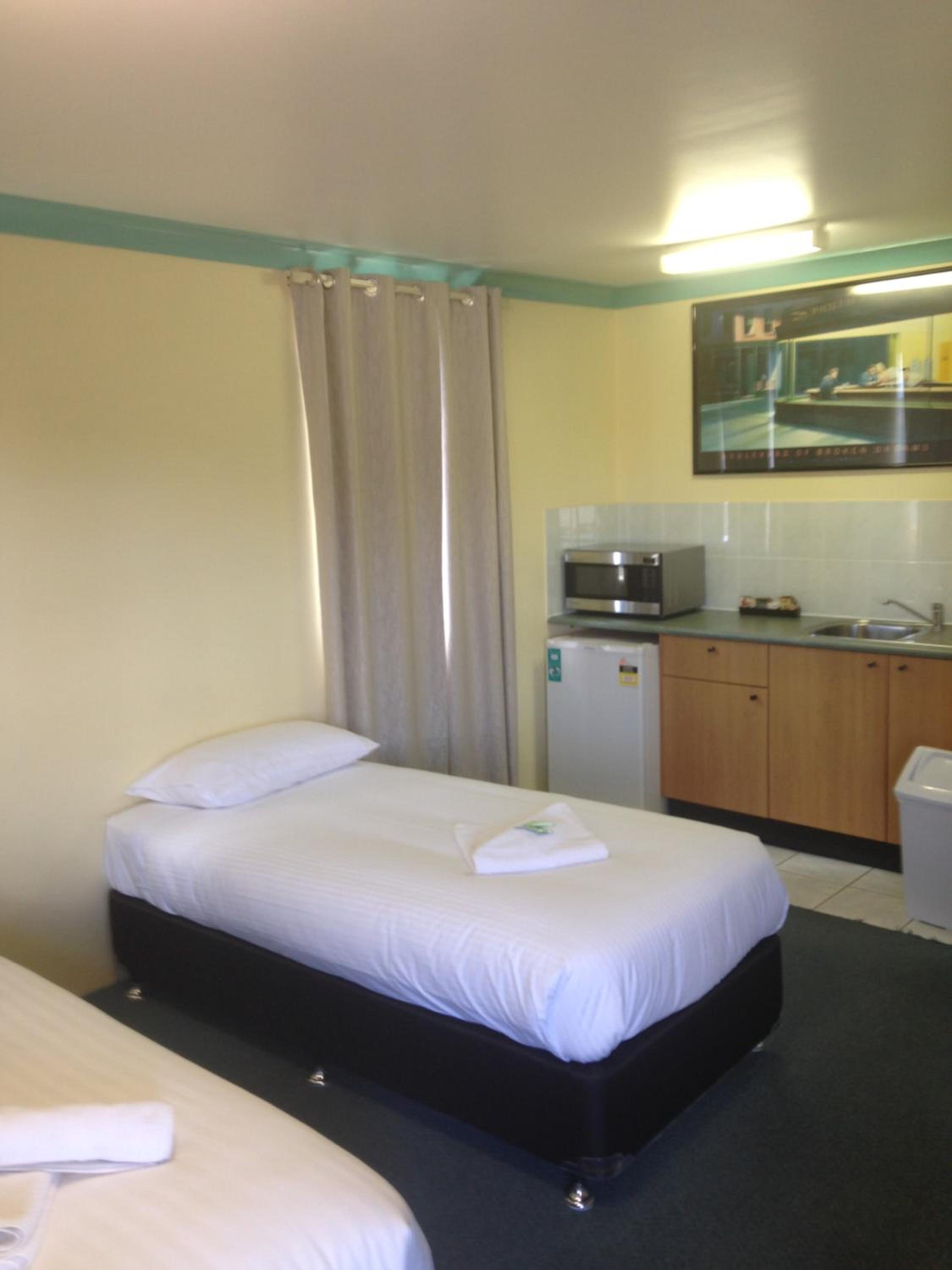 Twin Room - Photo 1