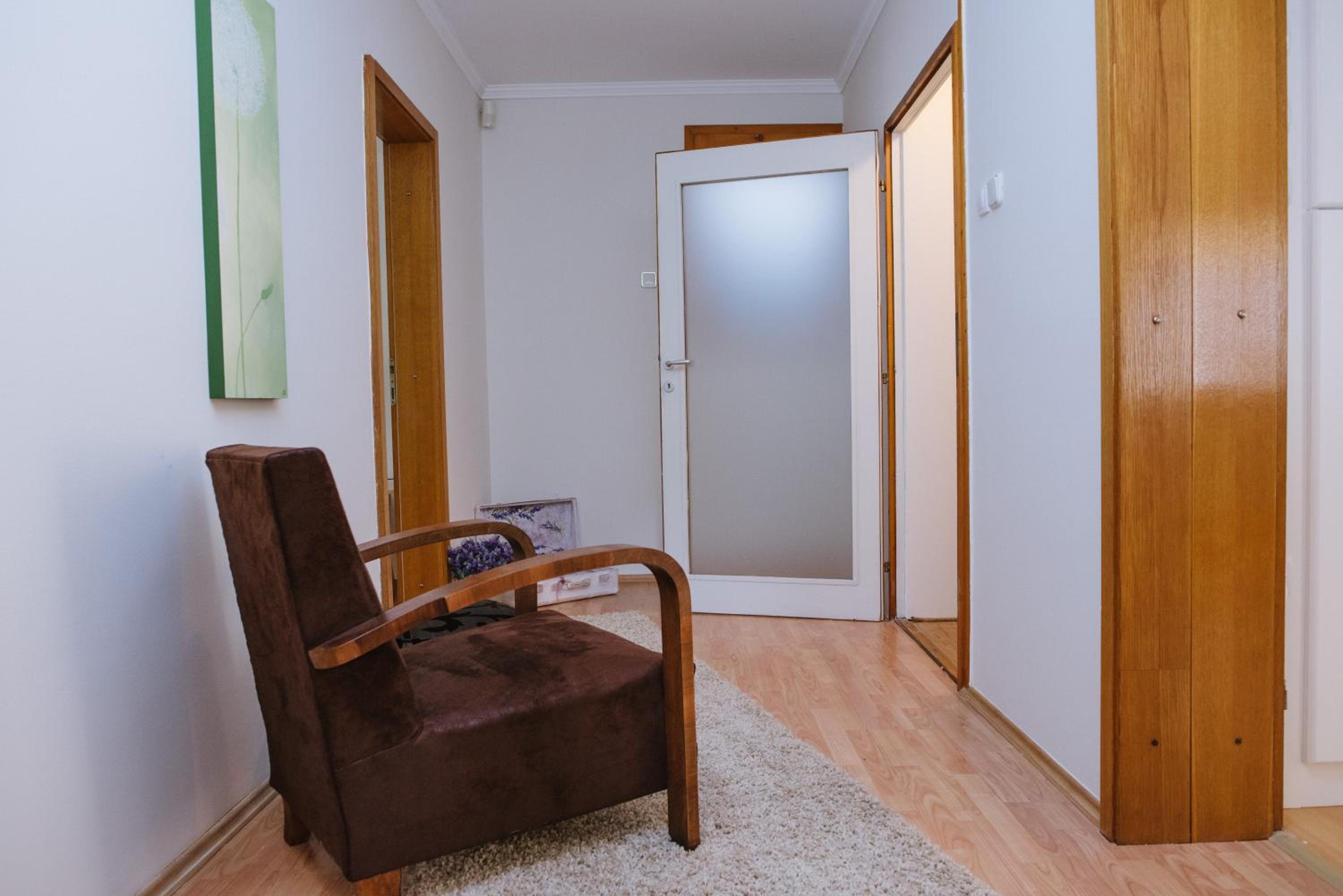 Apartment photo 2
