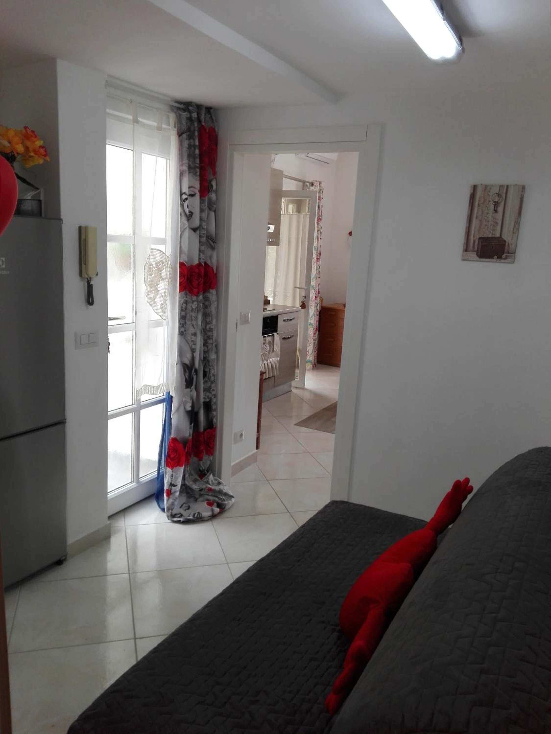 Apartment with Terrace - Photo 30