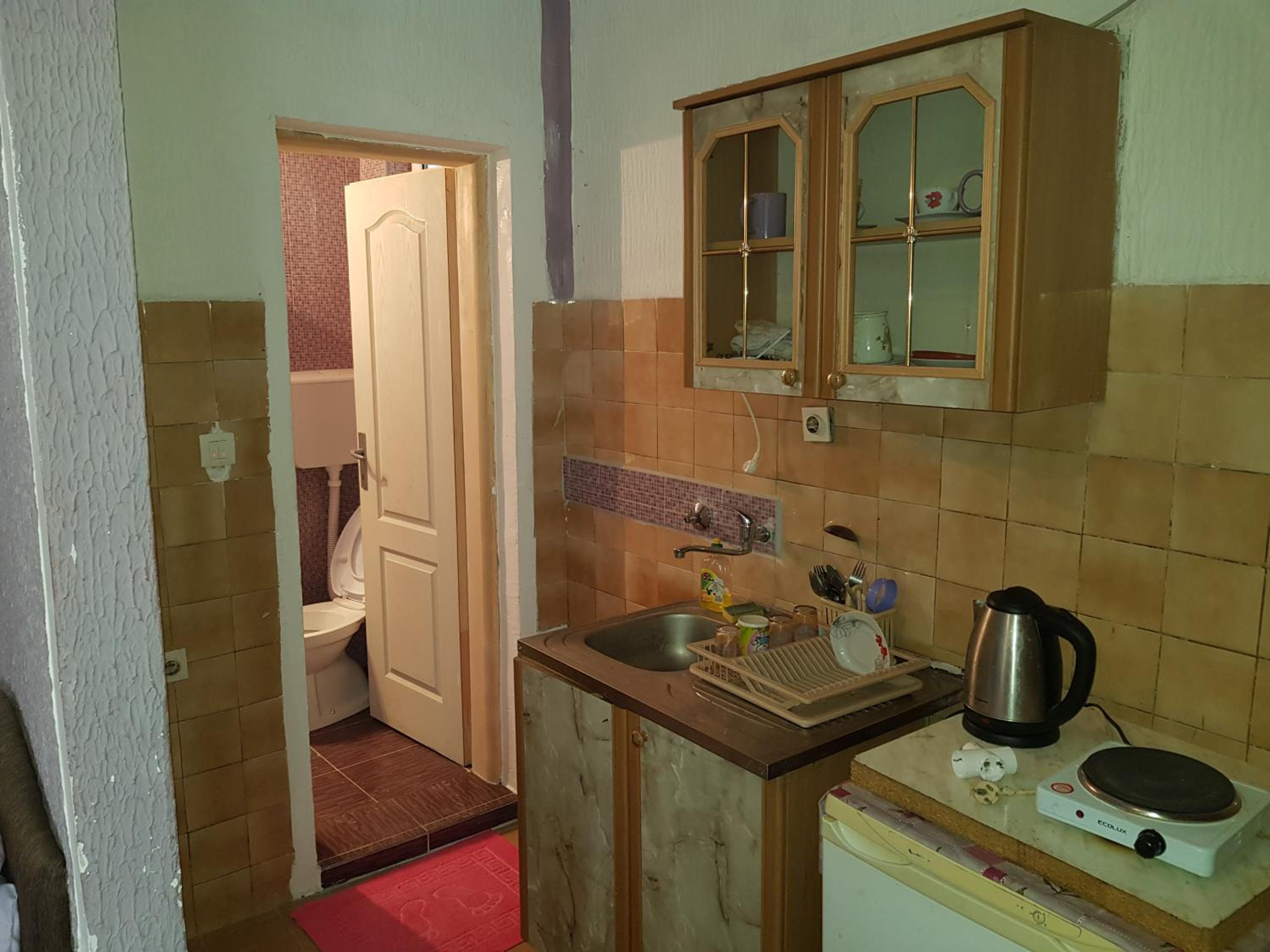 Basic Triple Room with Private Bathroom photo 2