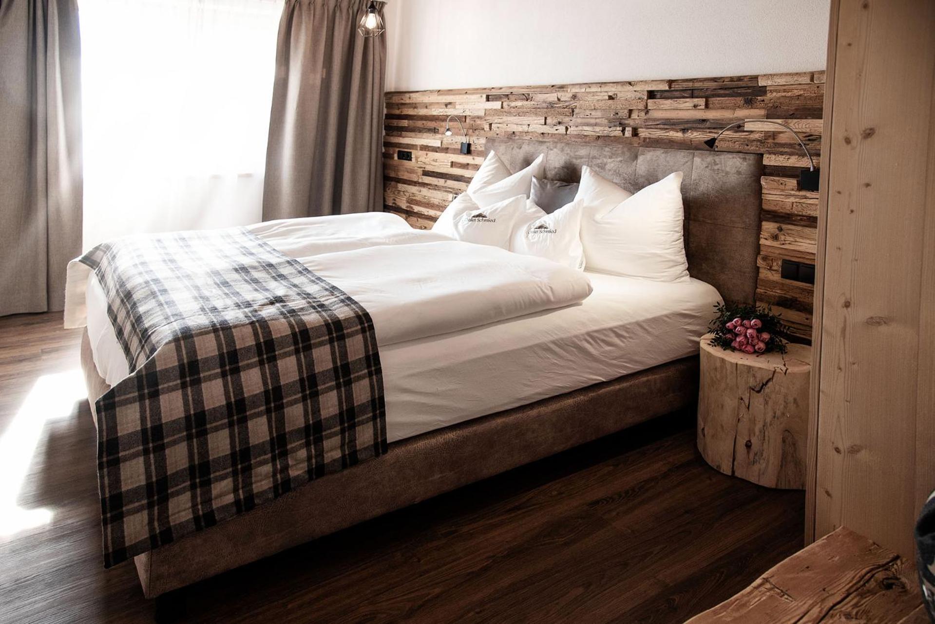 One-Bedroom Apartment - Photo 1