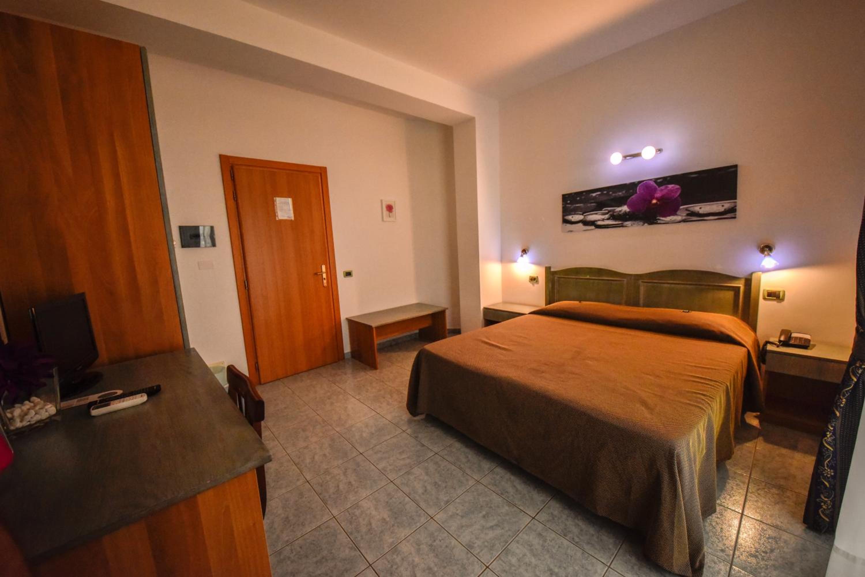 Basic Triple Room