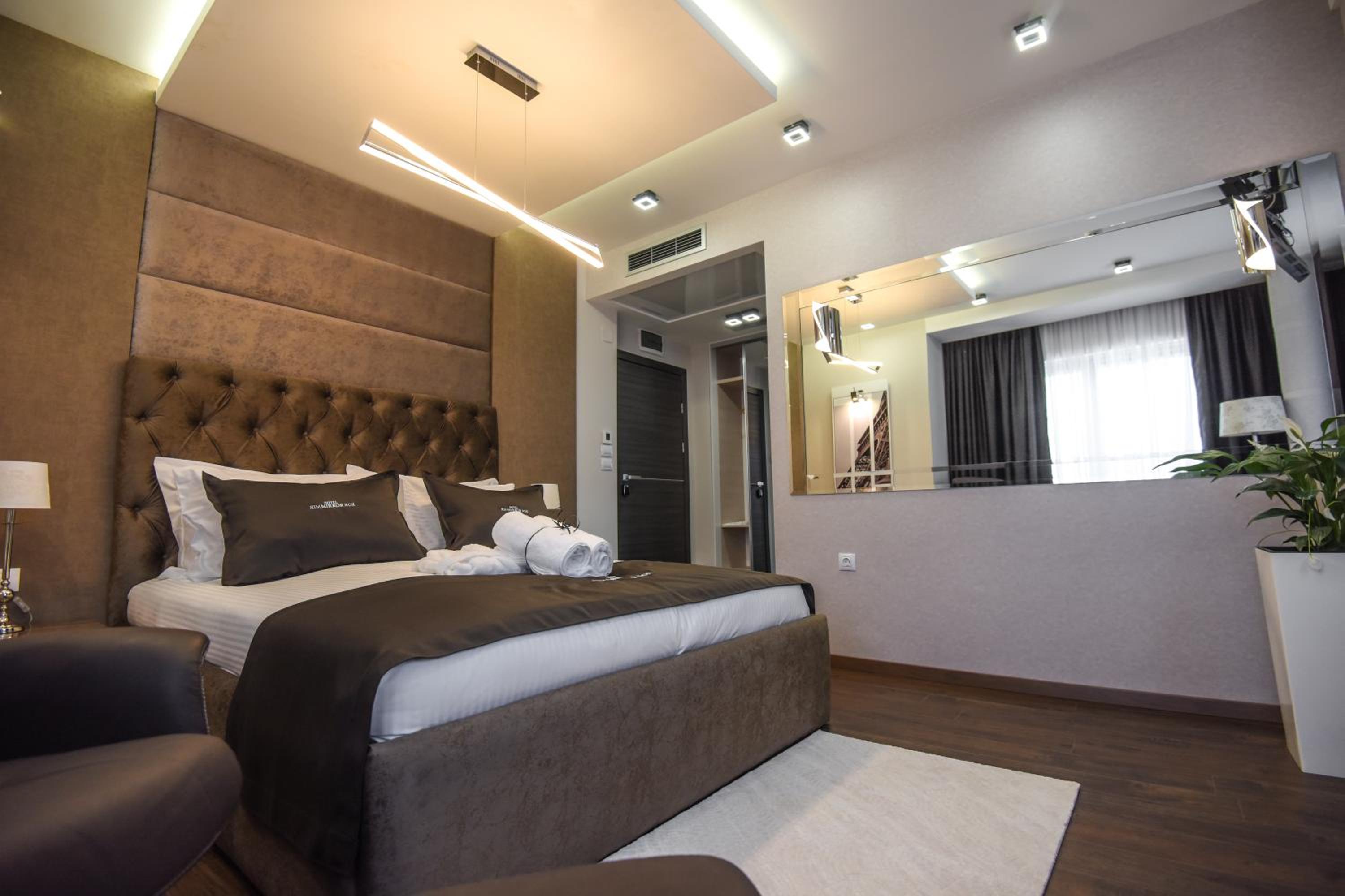 Standard Double Room - Free Airport Shuttle - Photo 2