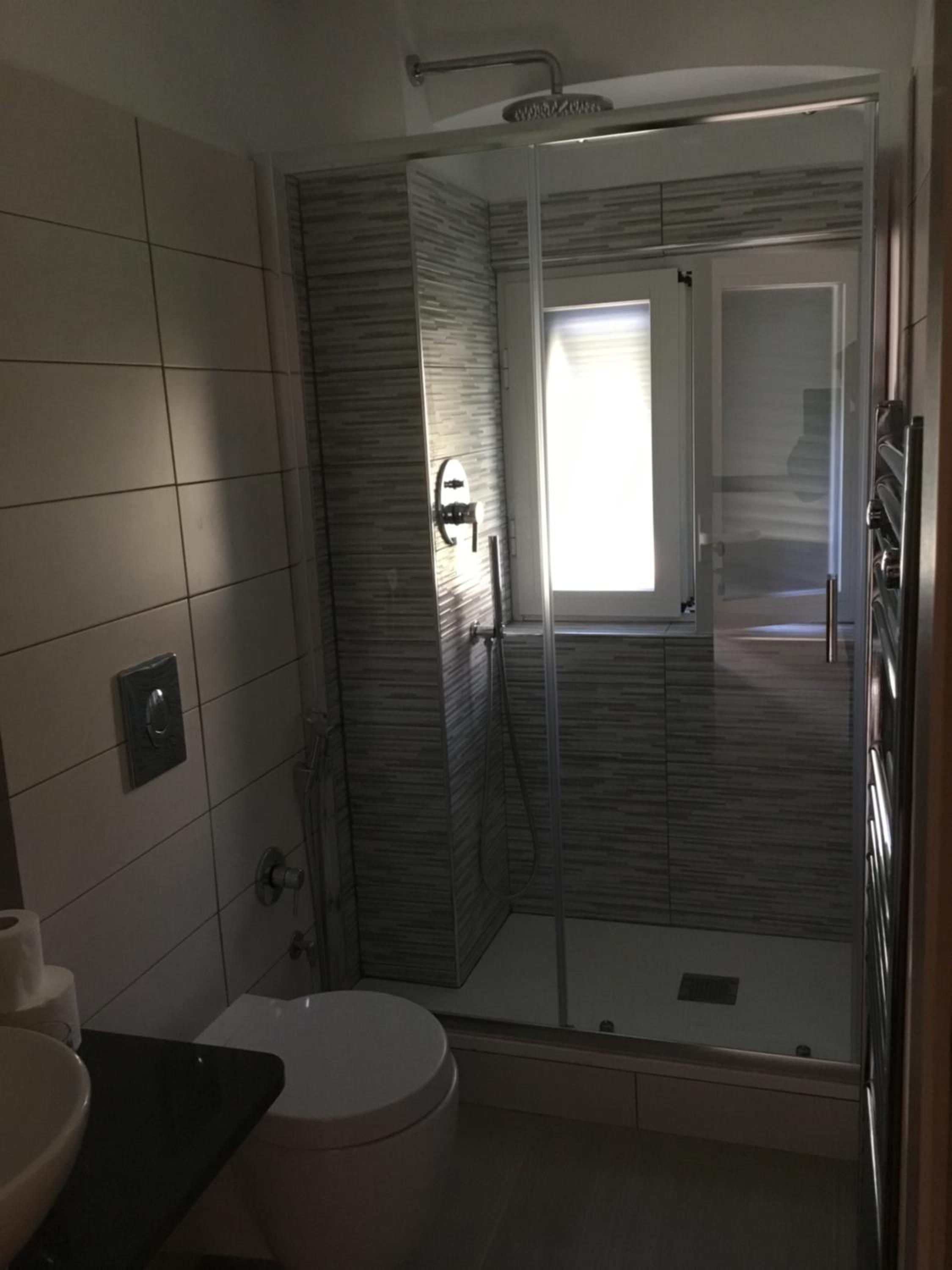 Deluxe Double or Twin Room with Balcony - Photo 12