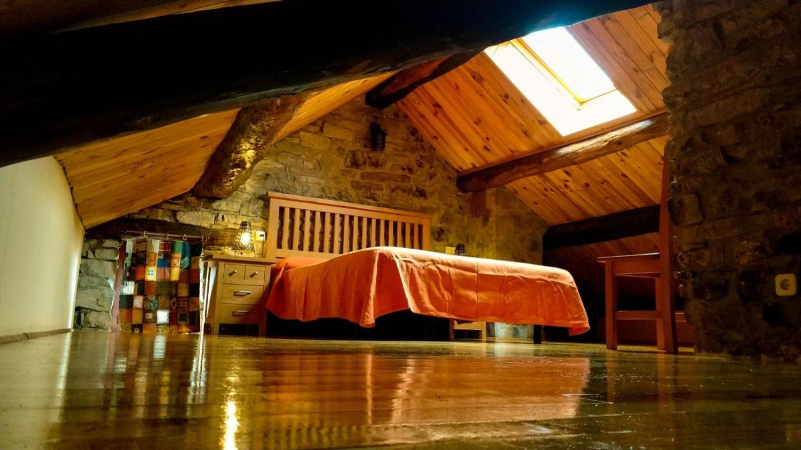 Habitación Familiar con Vista a la Montaña