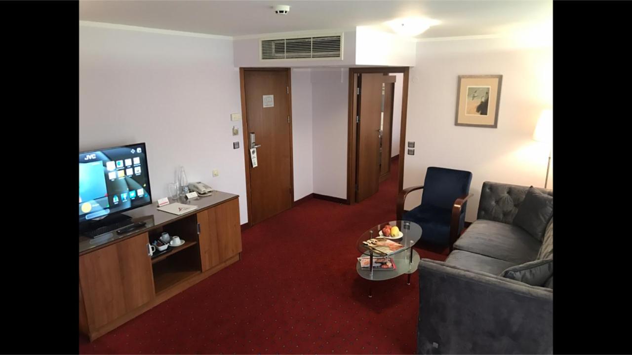 Apartment with Terrace and City View - Free Airport Transfer & VIP package - Photo 10