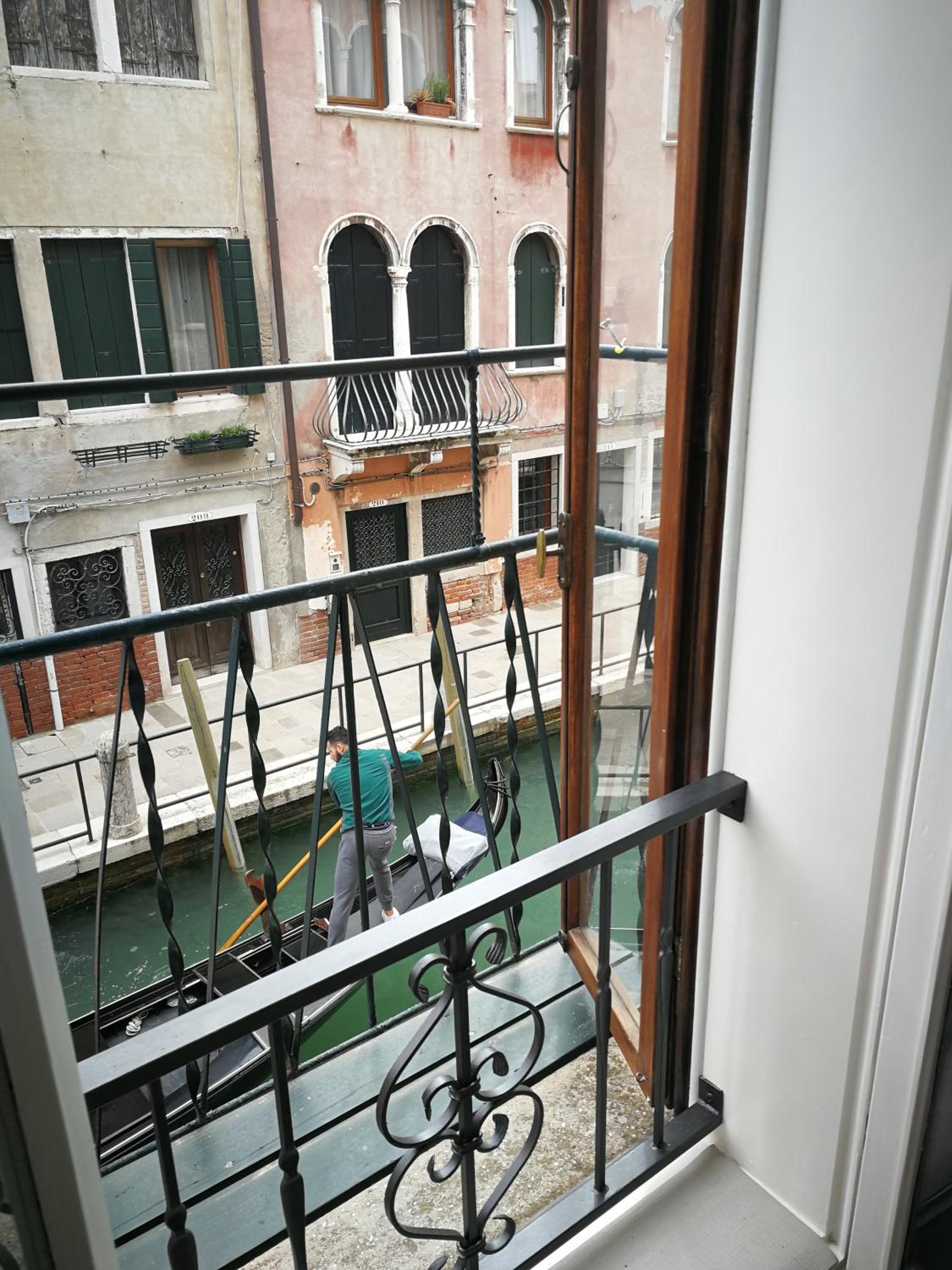 Apartment photo 3