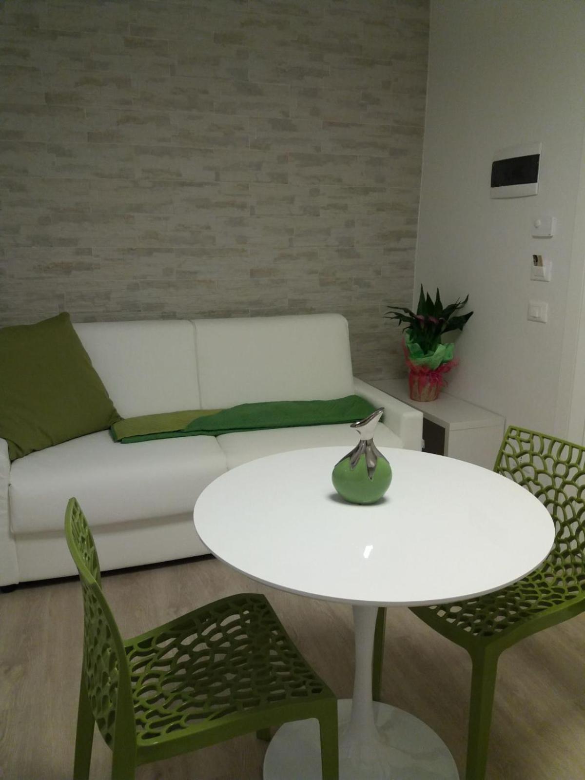 Apartment photo 2