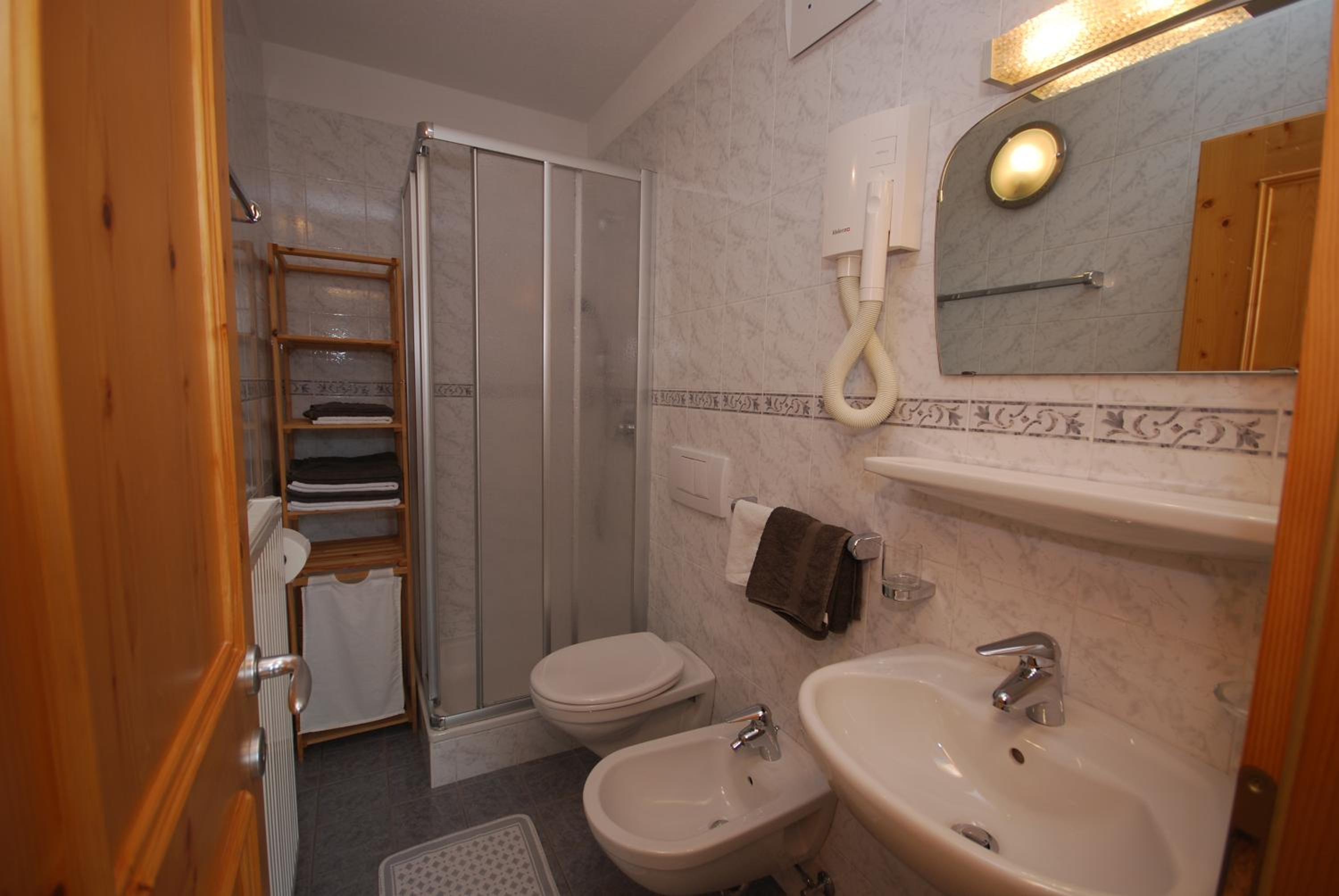 One-Bedroom Apartment photo 3