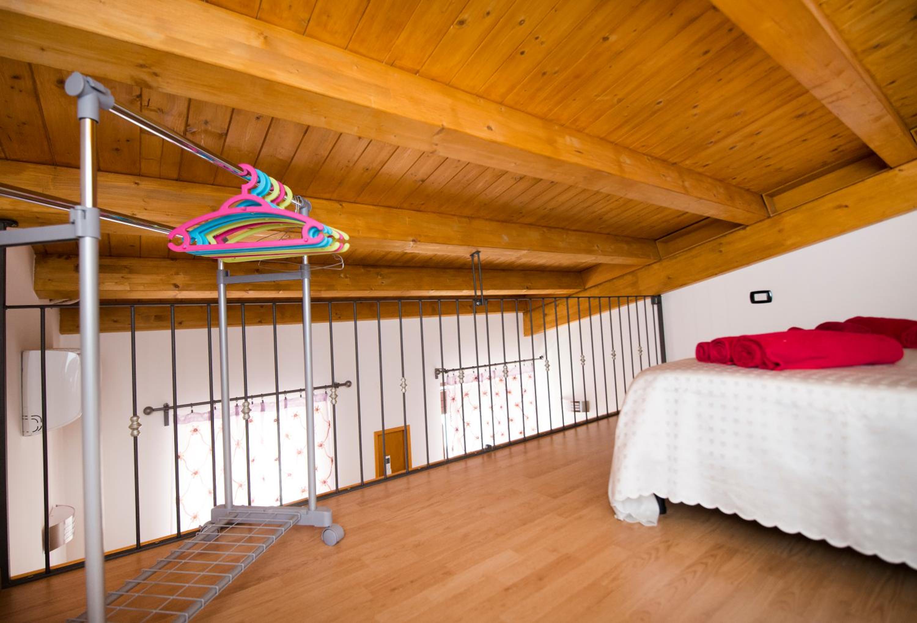 Studio Apartment - Photo 3
