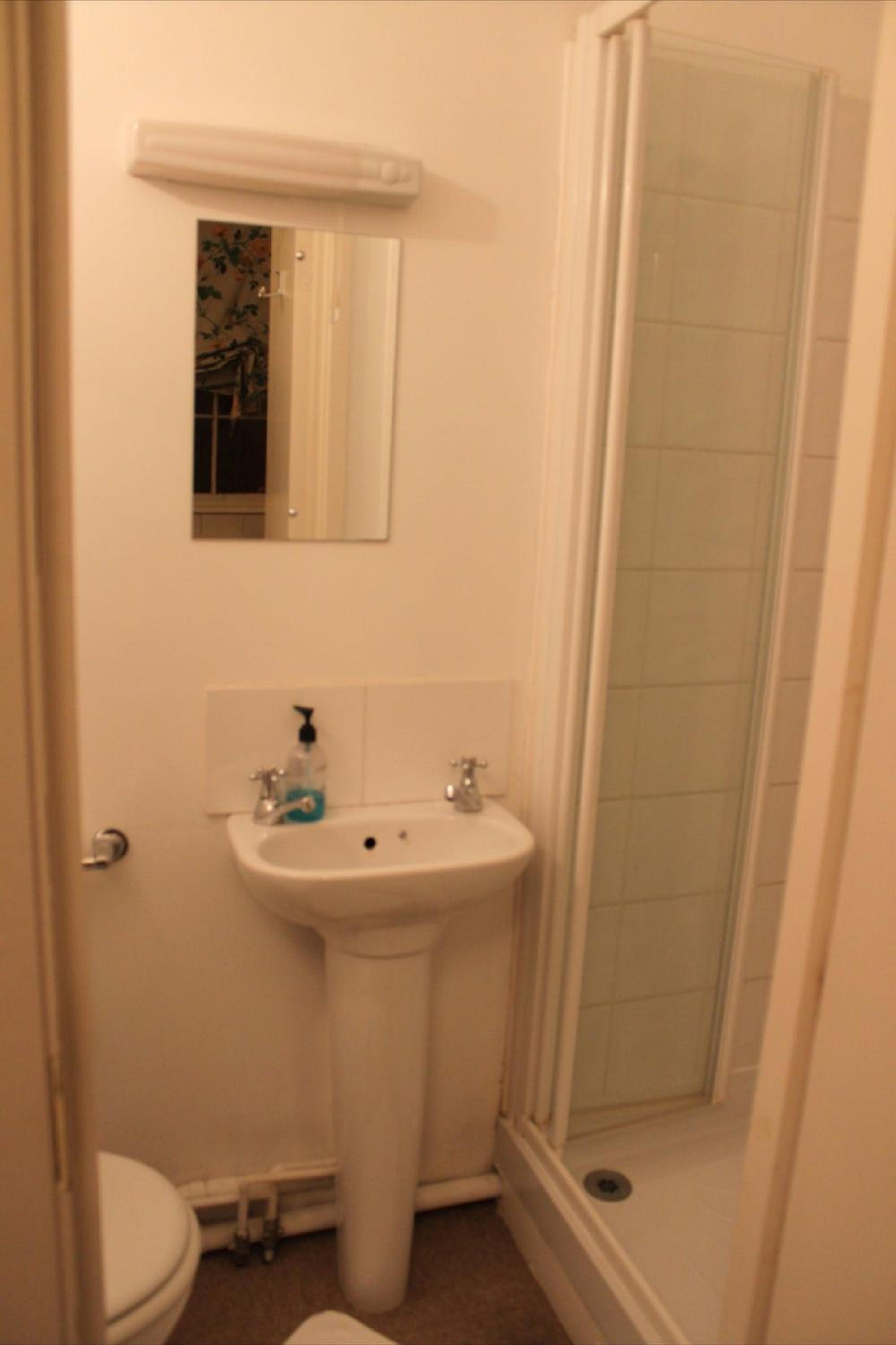 Double Room - Photo 13