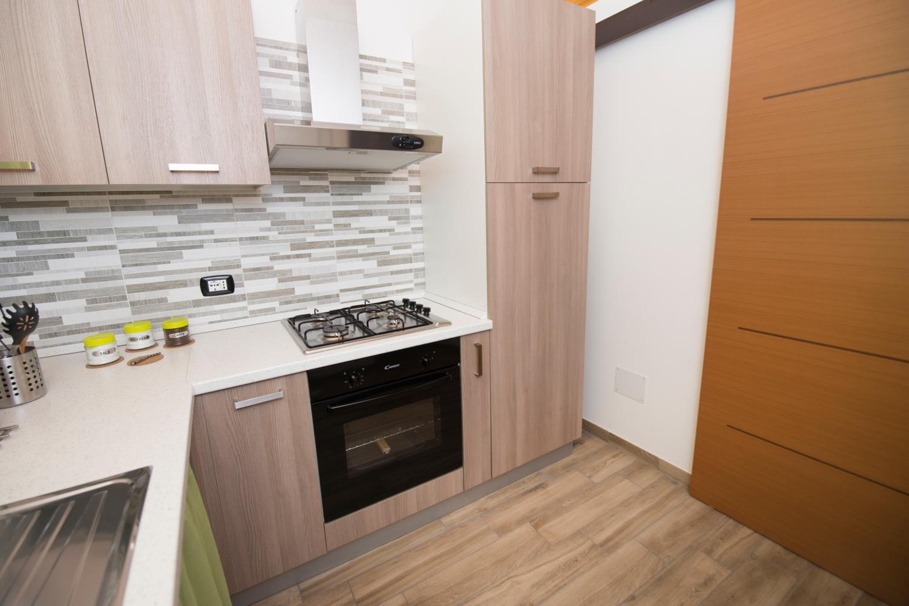 Studio Apartment - Photo 7