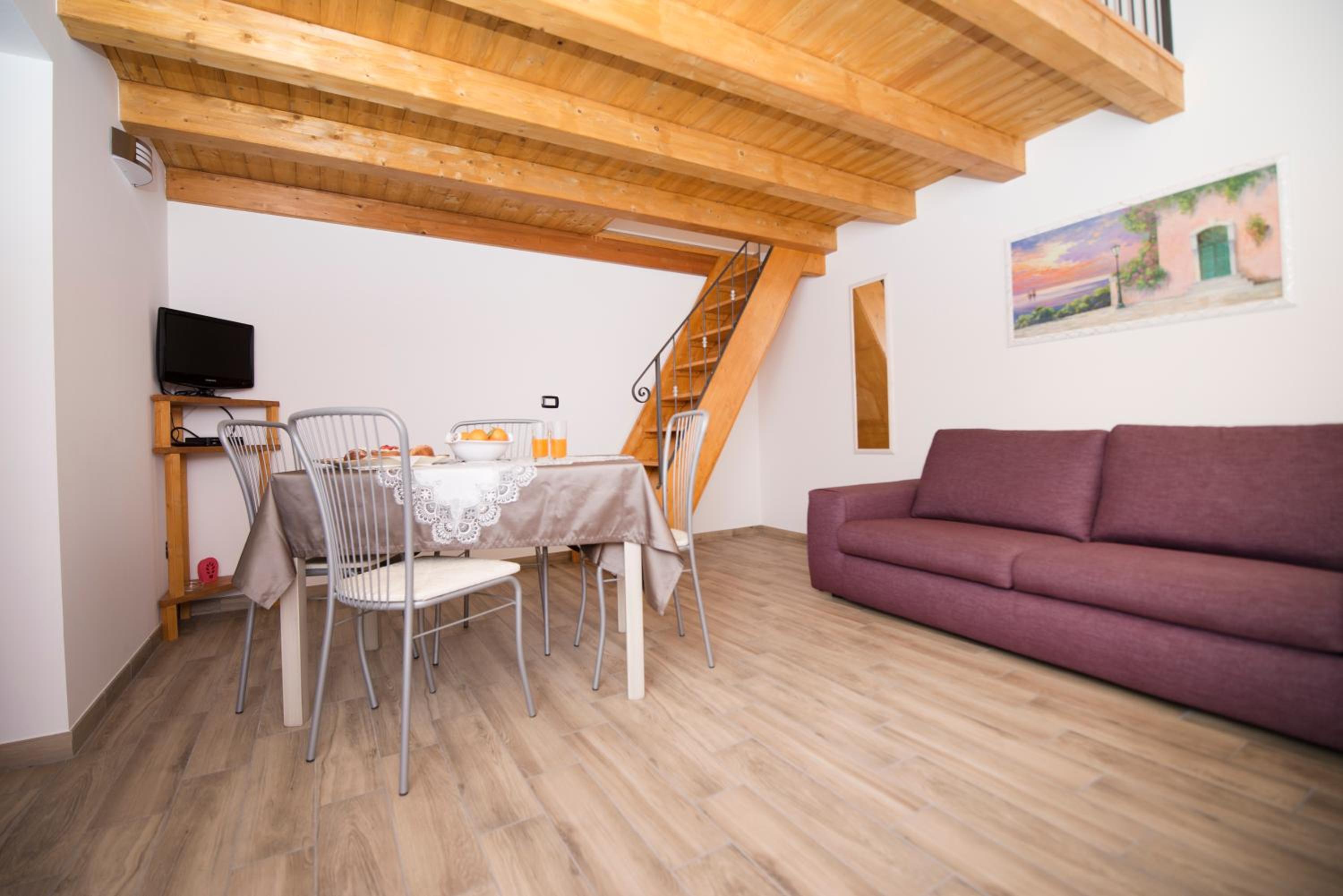 Studio Apartment - Photo 20