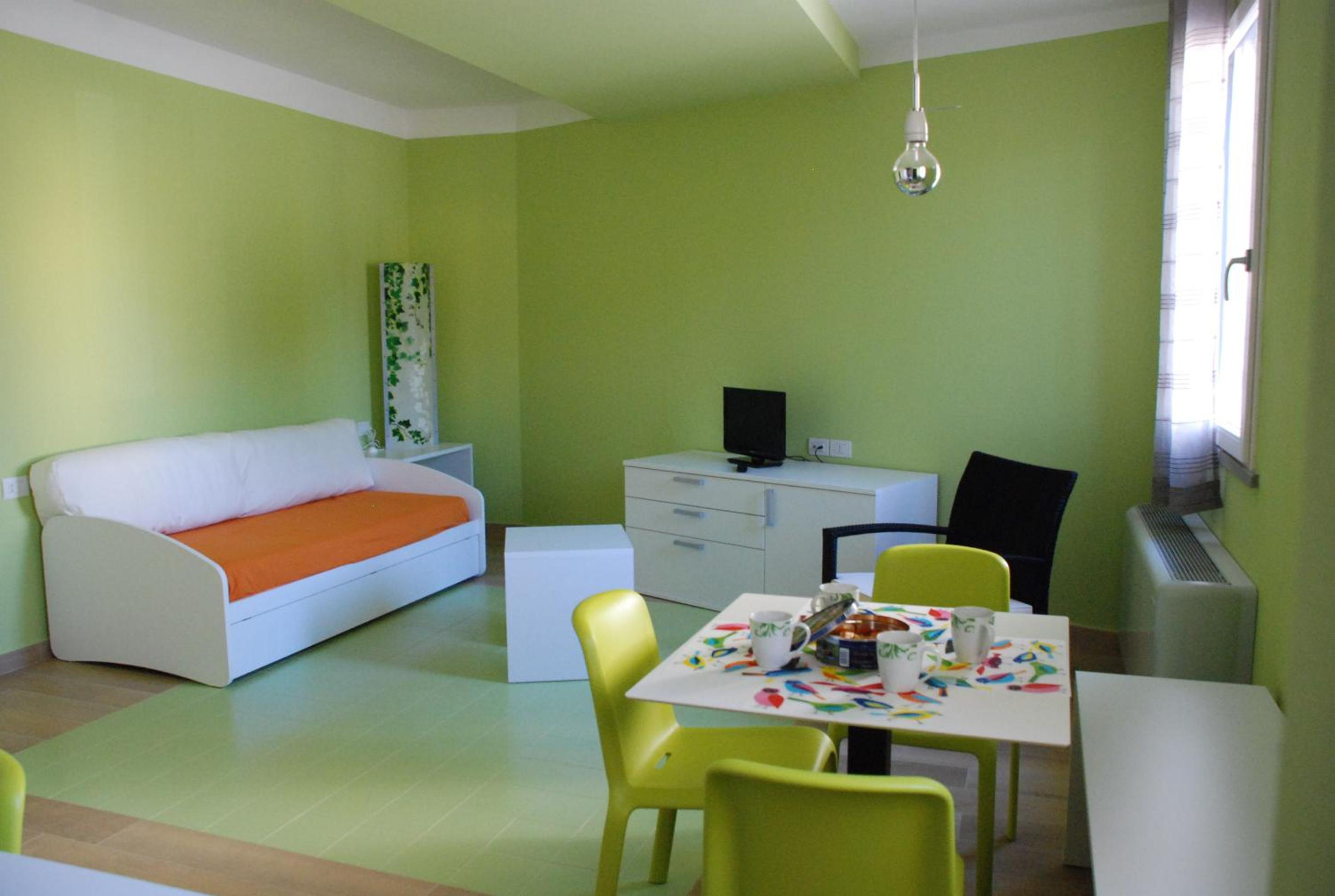 One-Bedroom Apartment