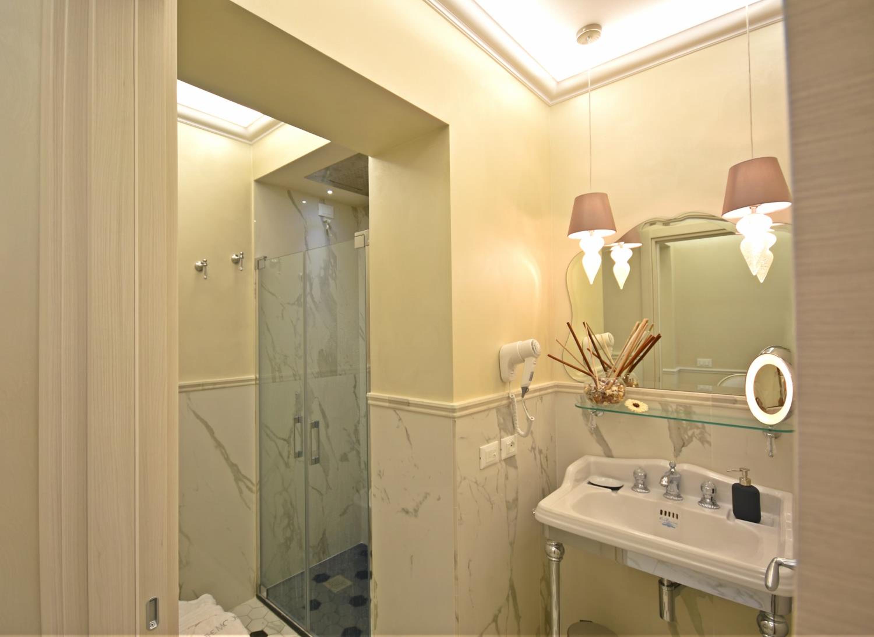Deluxe Double Room with Spa Access photo 2