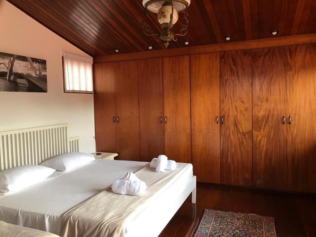 Deluxe King Suite with Balcony - Photo 10
