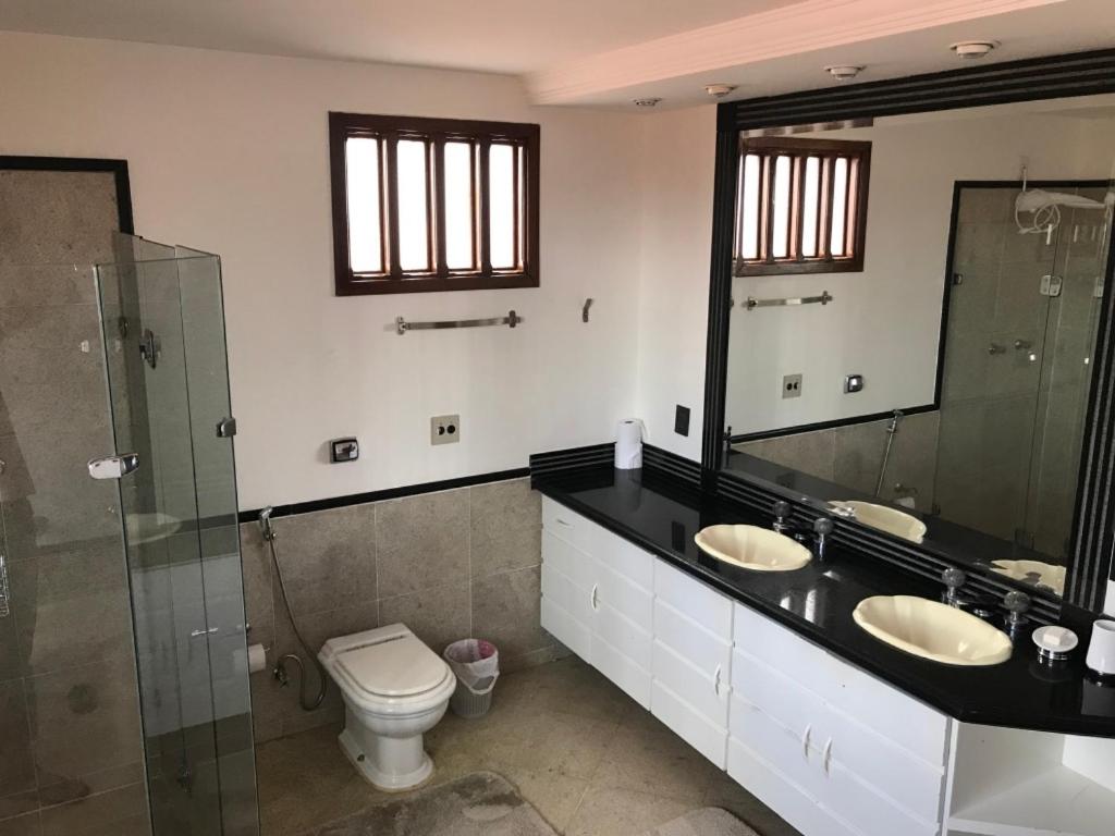Deluxe King Suite with Balcony - Photo 13