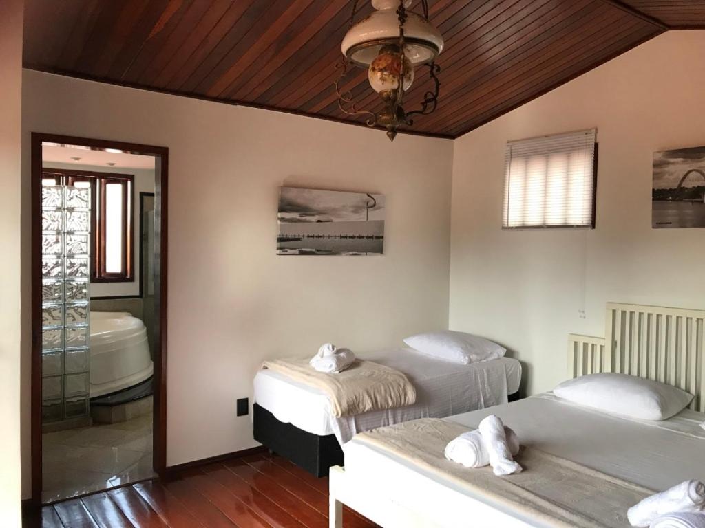 Deluxe King Suite with Balcony - Photo 3