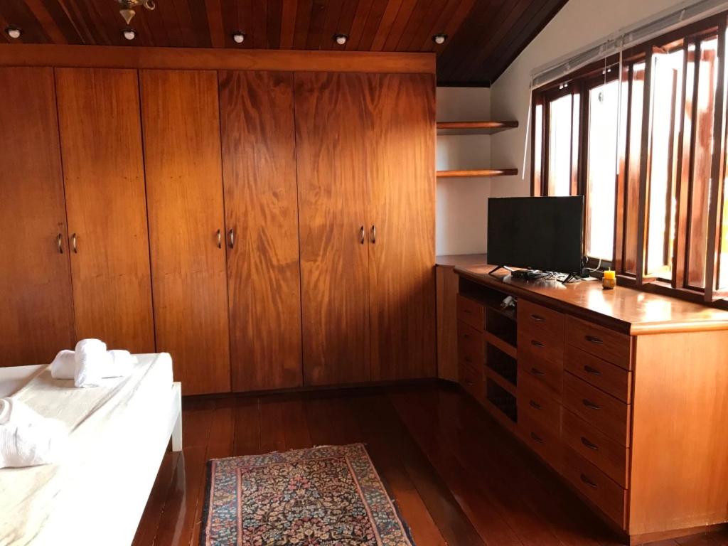 Deluxe King Suite with Balcony - Photo 2