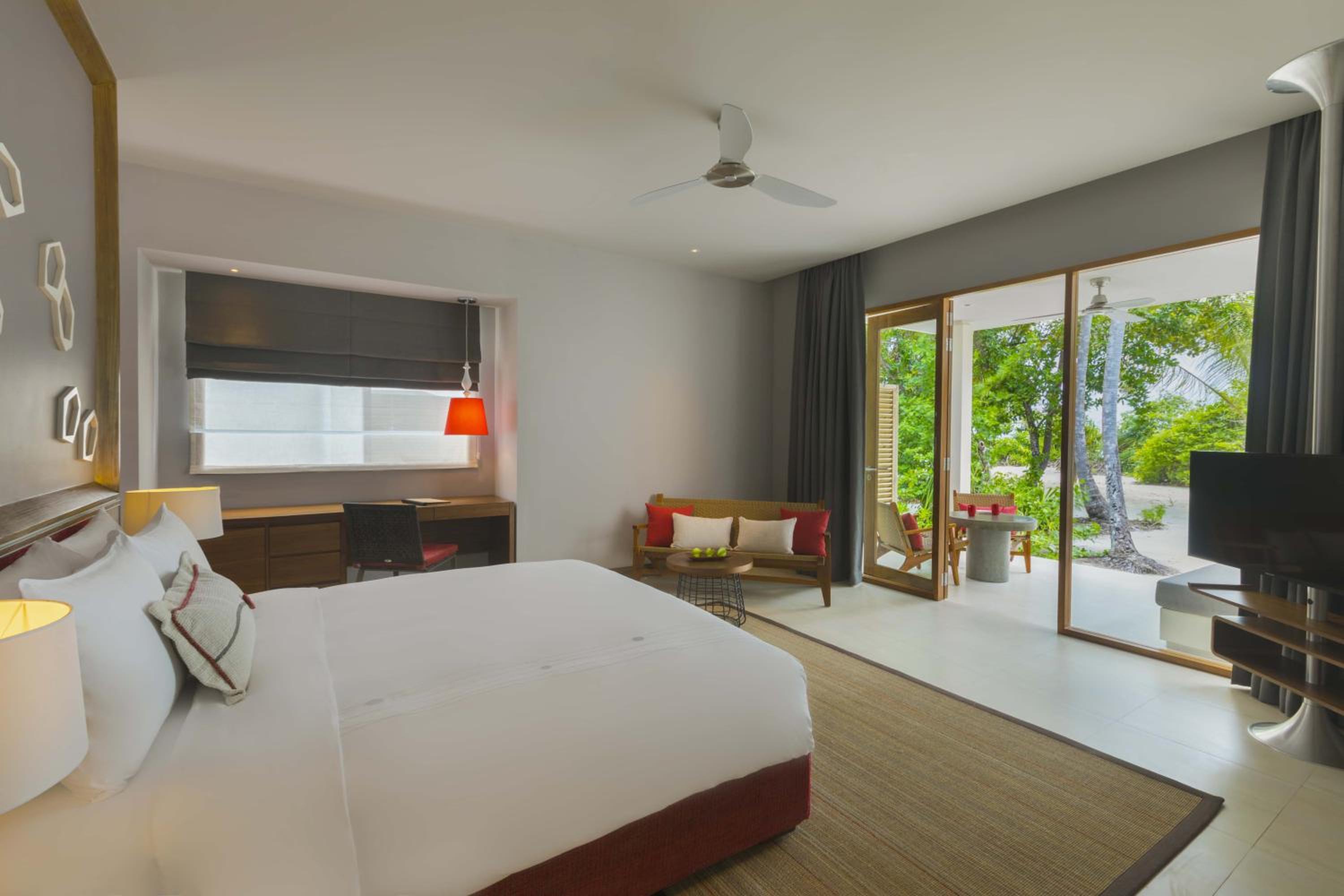 Deluxe Beach Bungalow - Photo 3