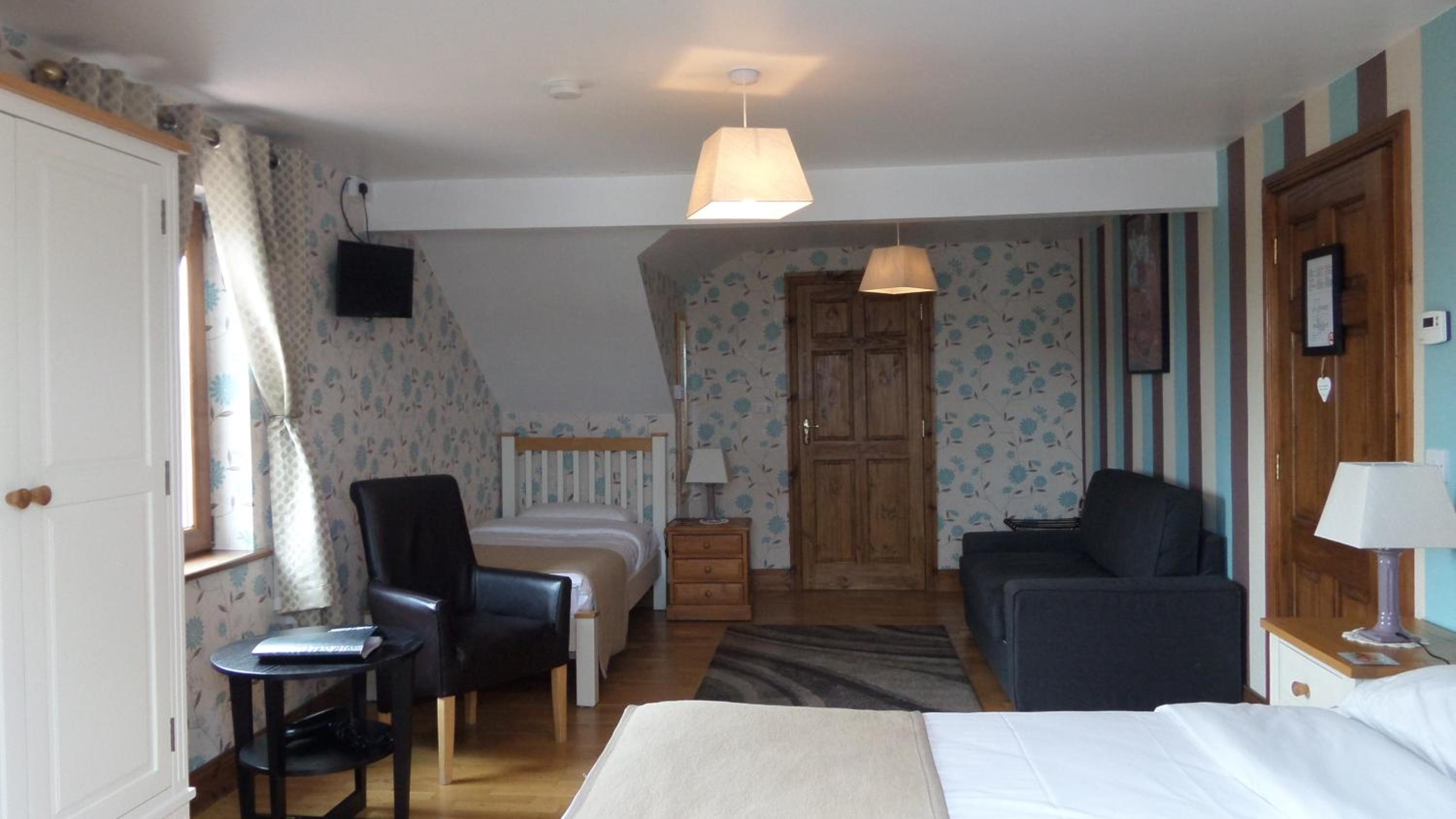 Superior Deluxe Double or Twin Room  photo 1