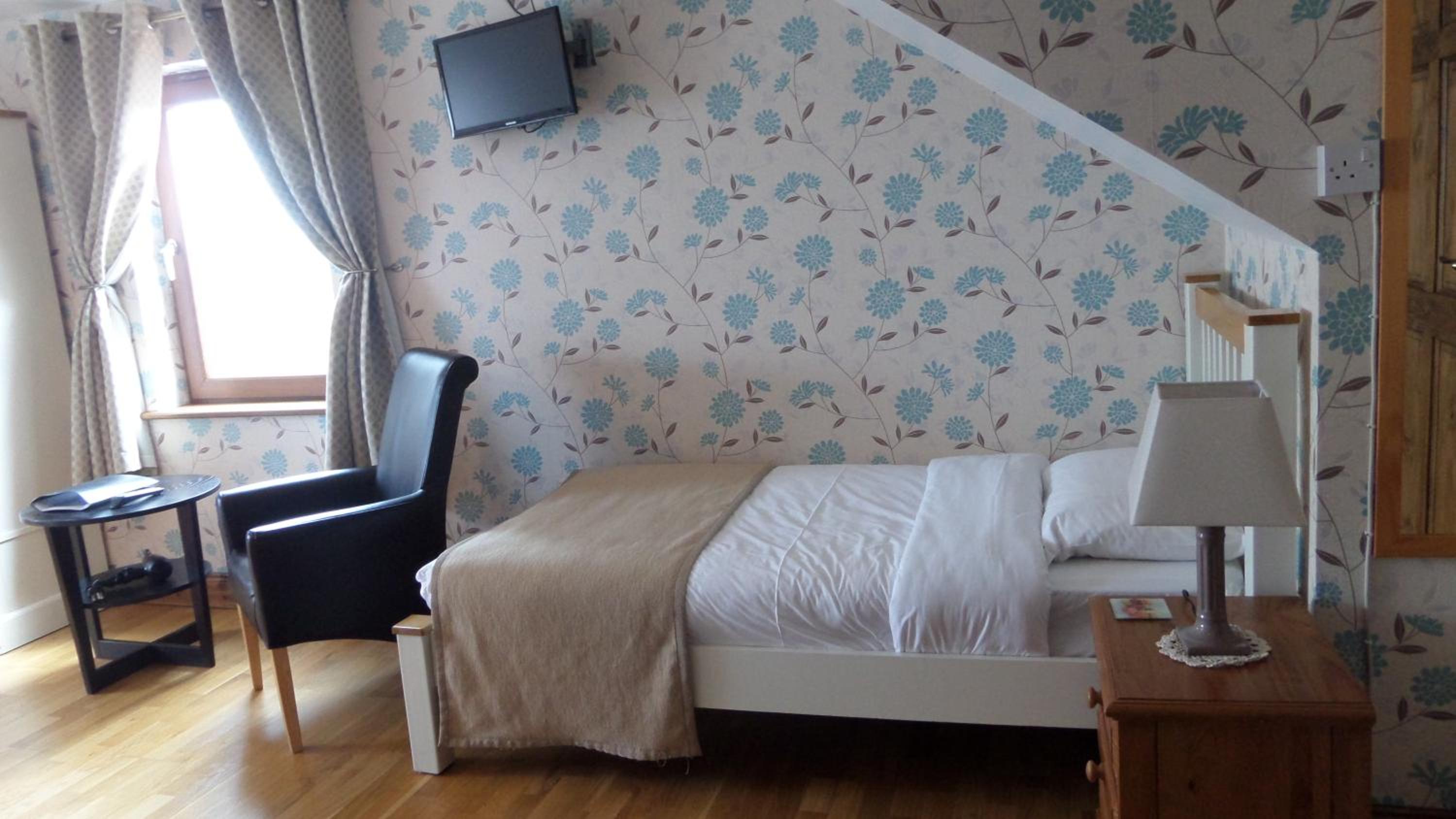 Superior Deluxe Double or Twin Room  photo 3