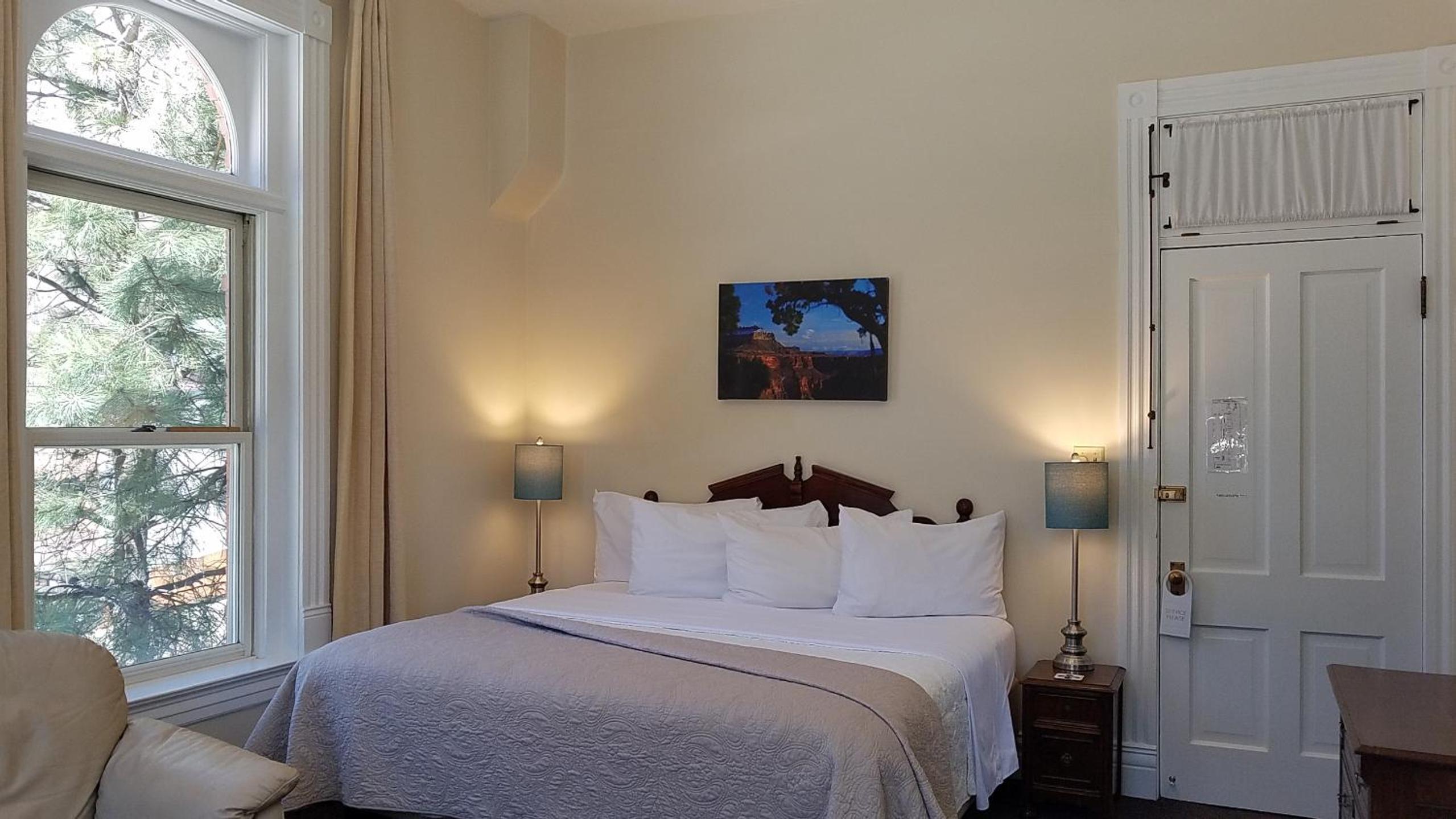 Two-Bedroom Suite photo 2