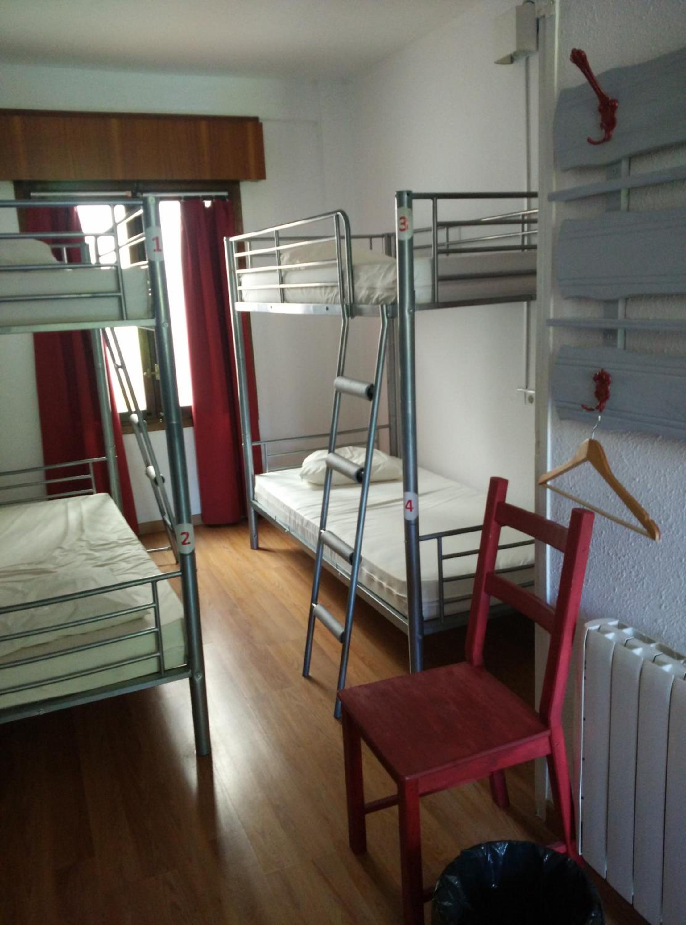 Cama en Habitación Compartida Mixta de 8 Camas