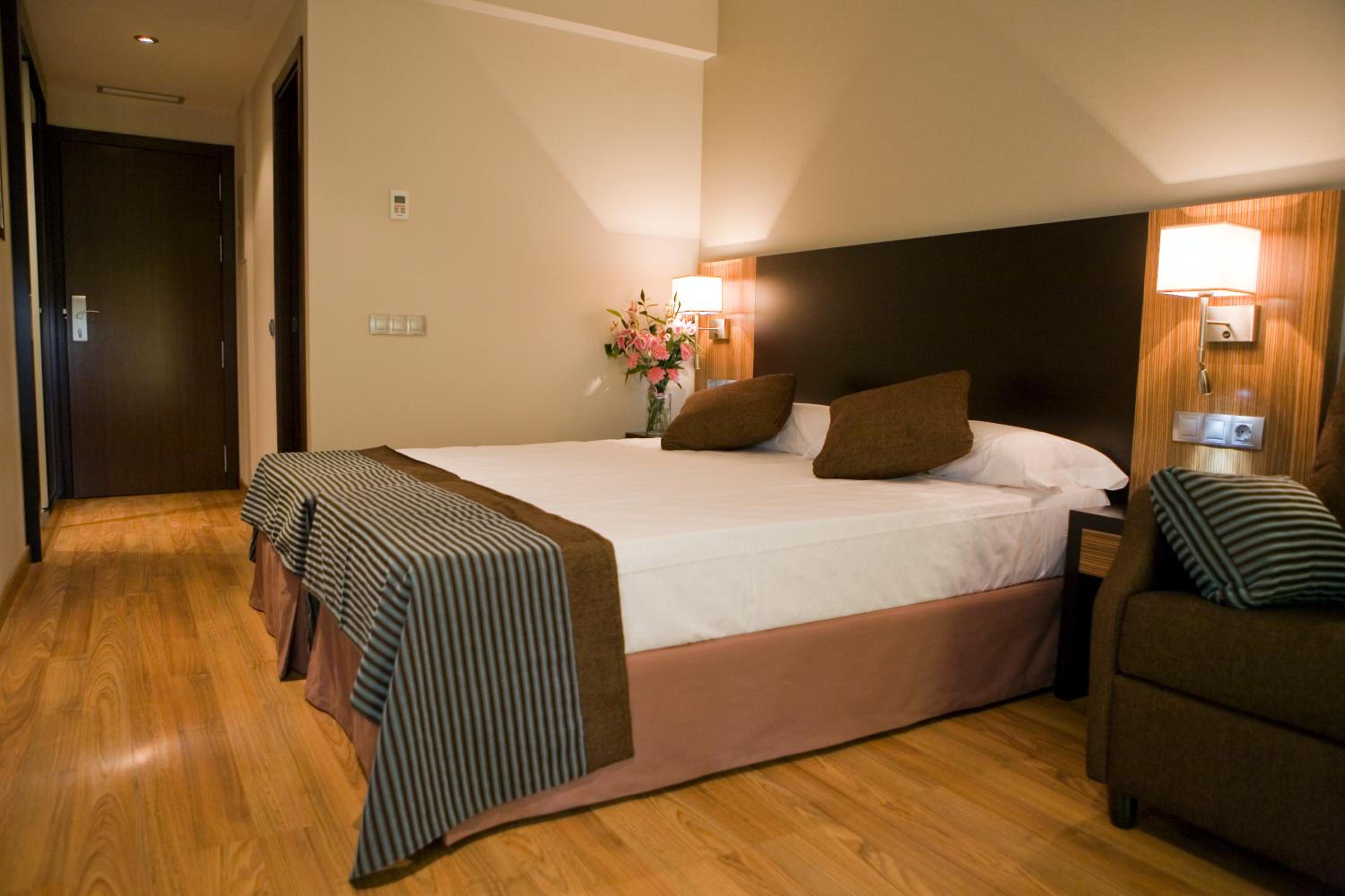 Double Room with Extra Bed photo 3