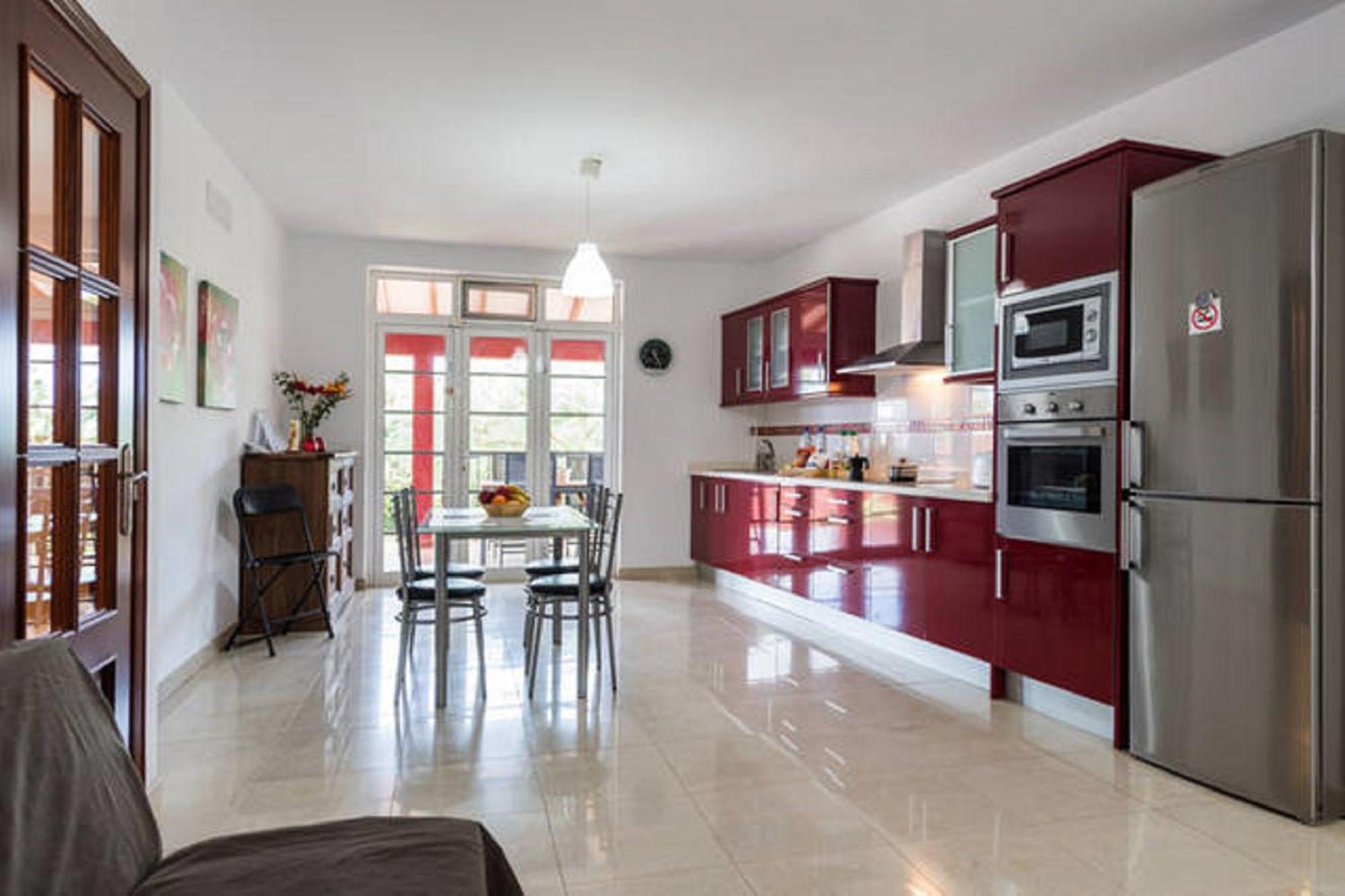 Villa photo 2