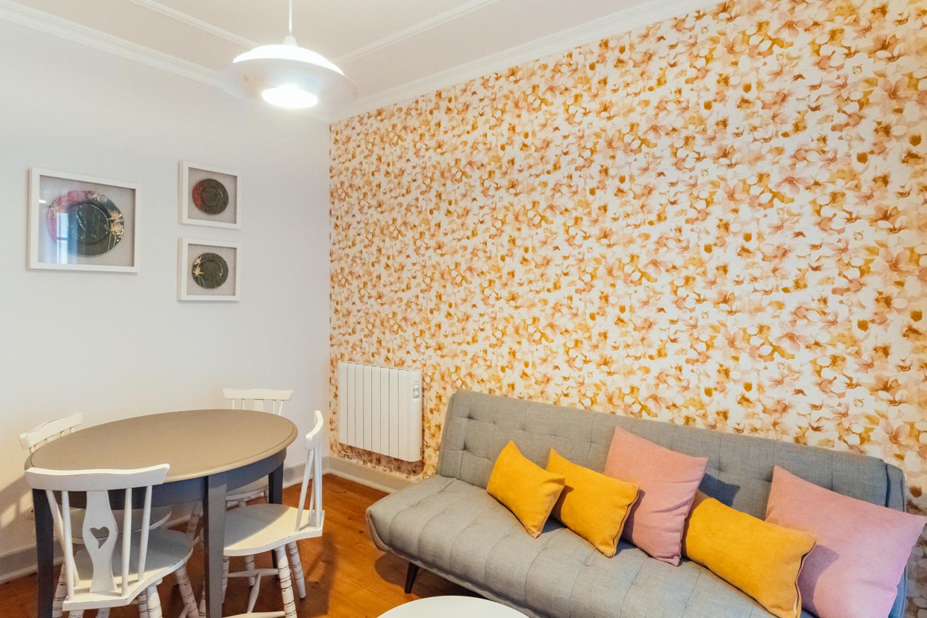 Two-Bedroom Apartment - Photo 3