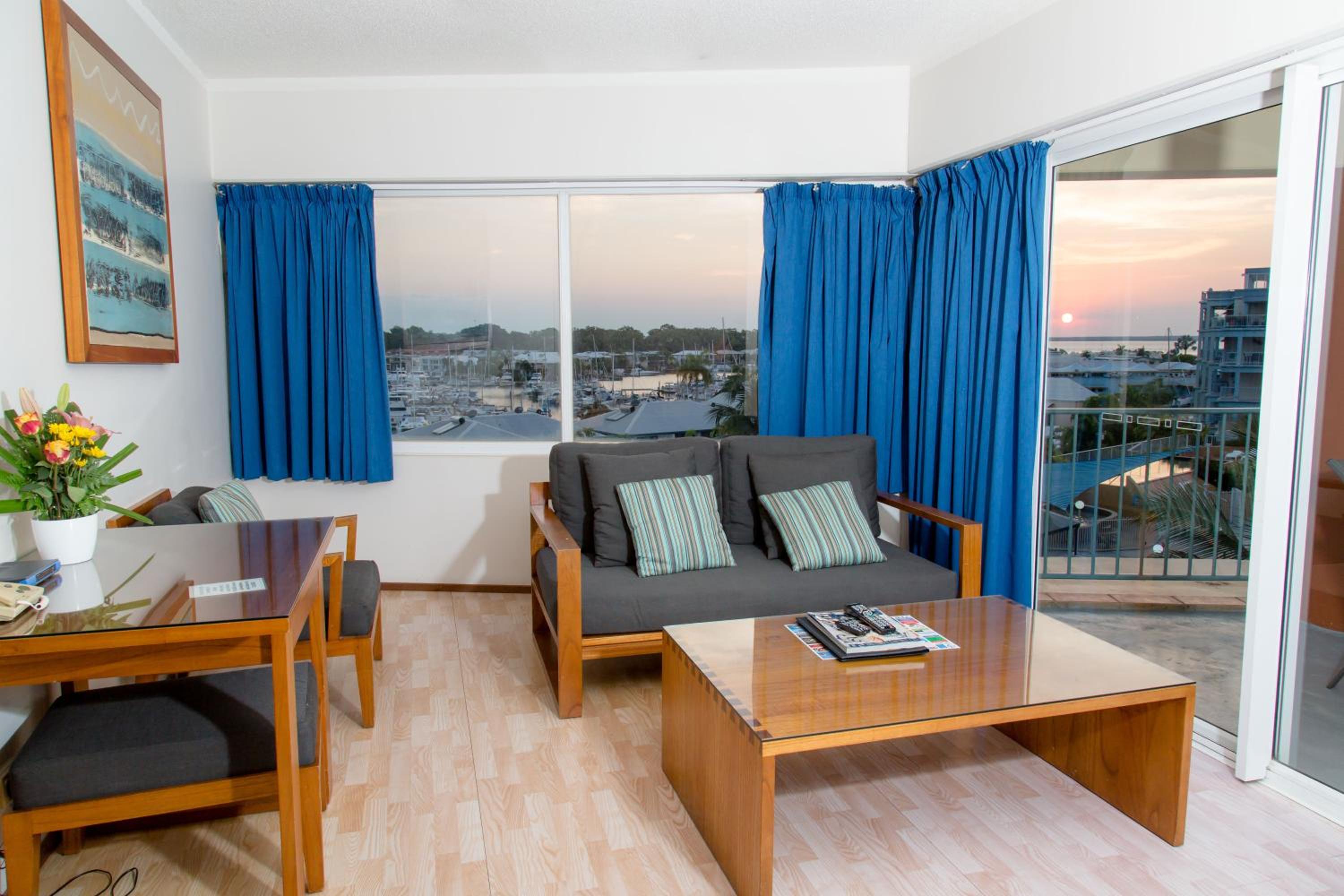 Standard Two Bedroom Apartment Water Views includes Free Parking & Wifi thumbnail 6