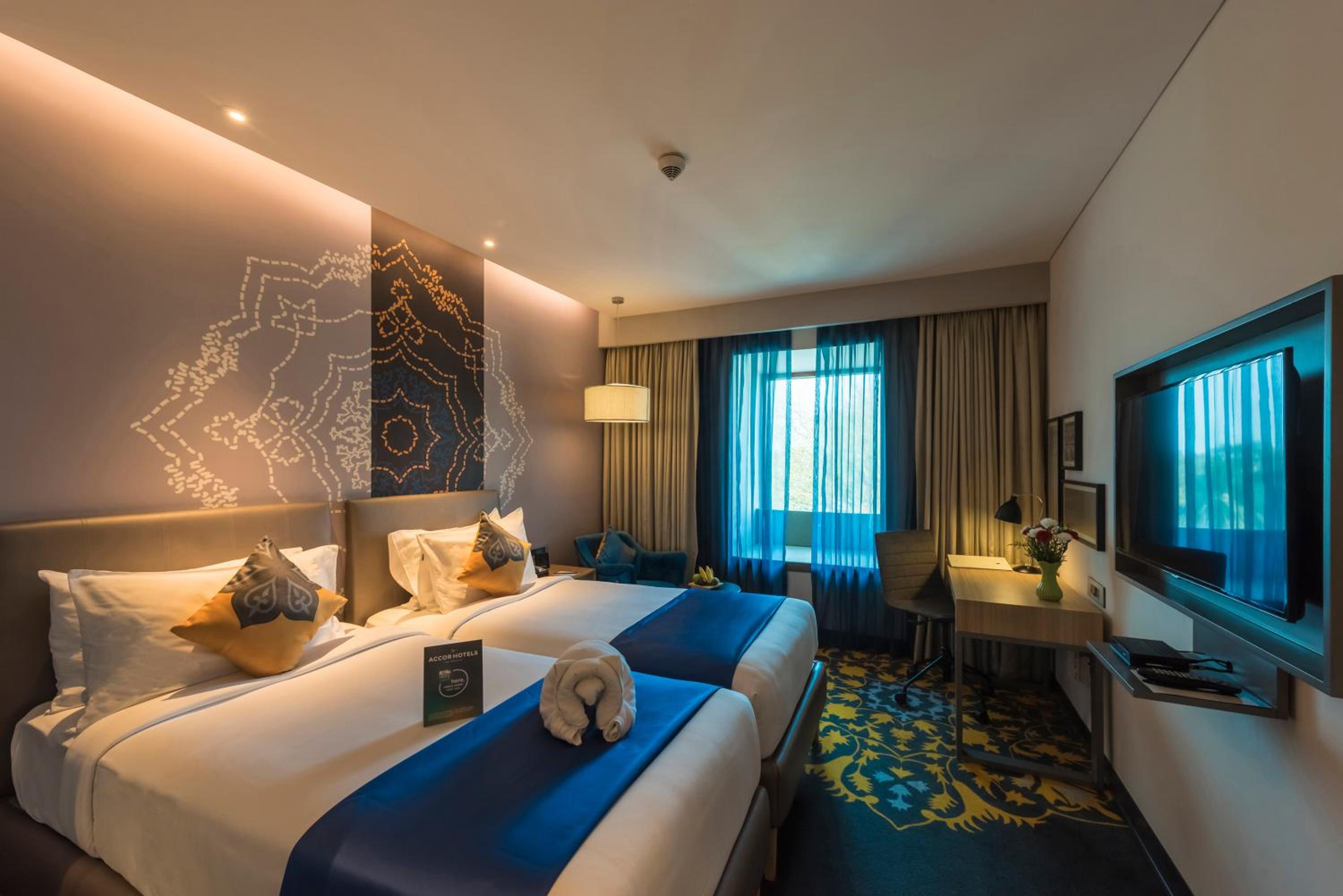 Deluxe king bed room with complimentary Indian afternoon Tea @Alfresco,20% off on Food & Soft Beverage & SPA,  Early Check-in & Late Check-out (Subject to Availability) and Happy Hours 1+1 on IMFL at Silk Bar/Galleria  - Photo 6