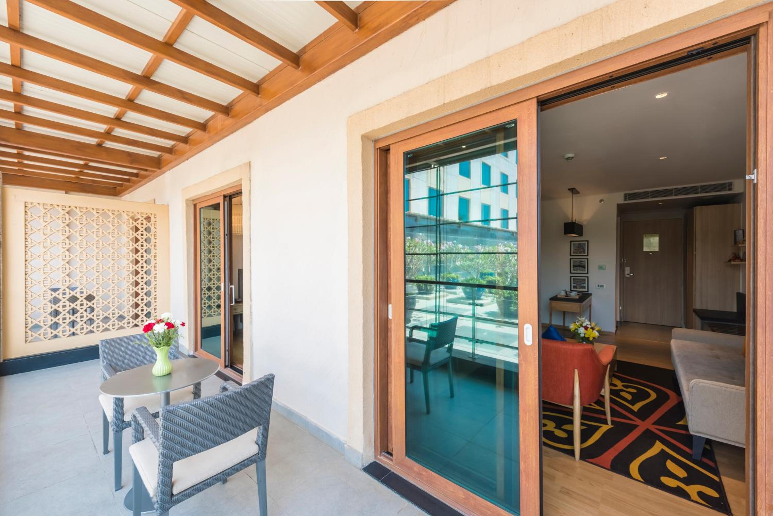 Heritage Suite with Complimentary Indian afternoon Tea @Alfresco ,20% off on Food & Soft Beverage & SPA, Early Check-in & Late Check-out (Subject to Availability) and Happy Hours 1+1 on IMFL at Silk Bar/Galleria - Photo 3