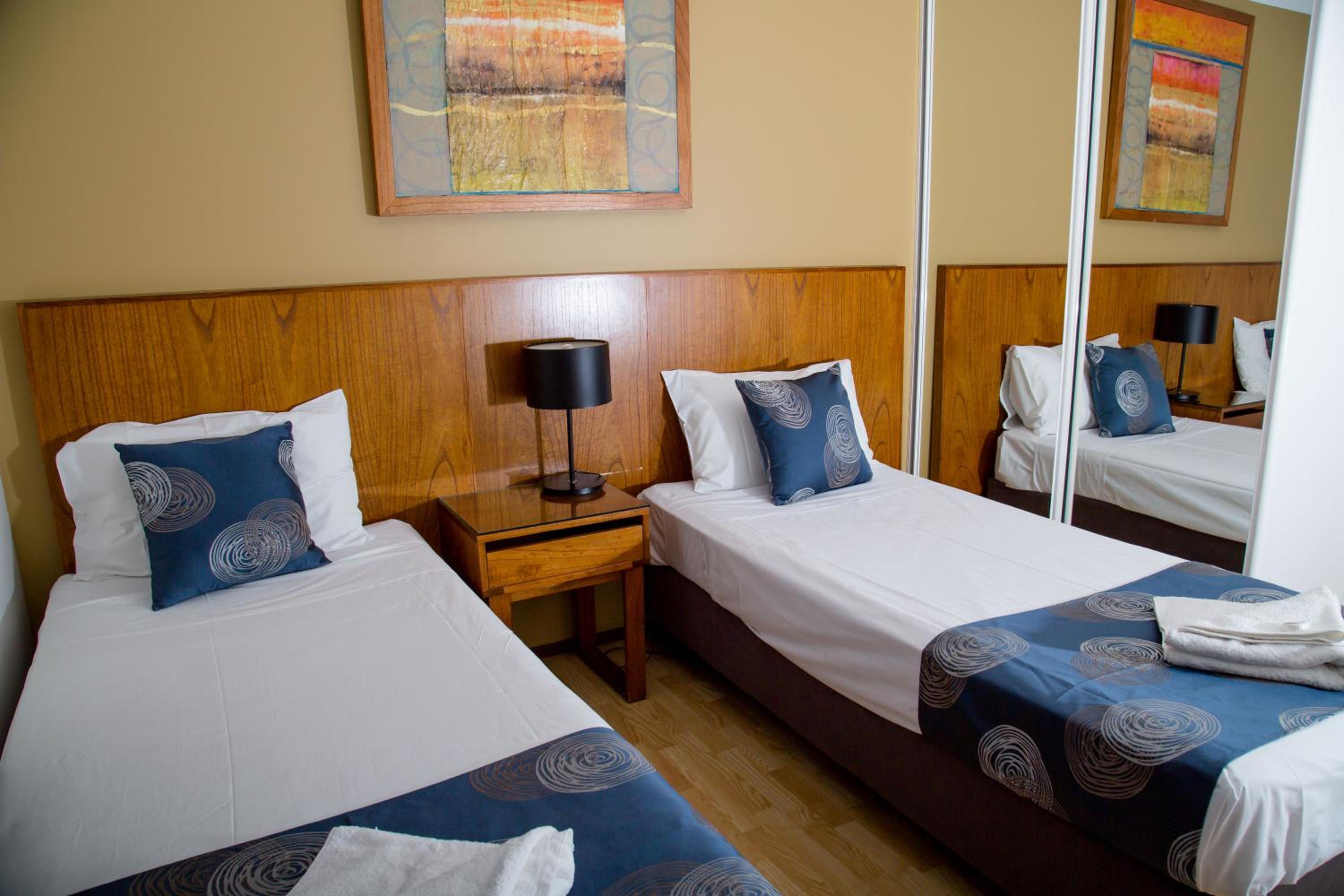 Standard Two Bedroom Apartment Water Views includes Free Parking & Wifi