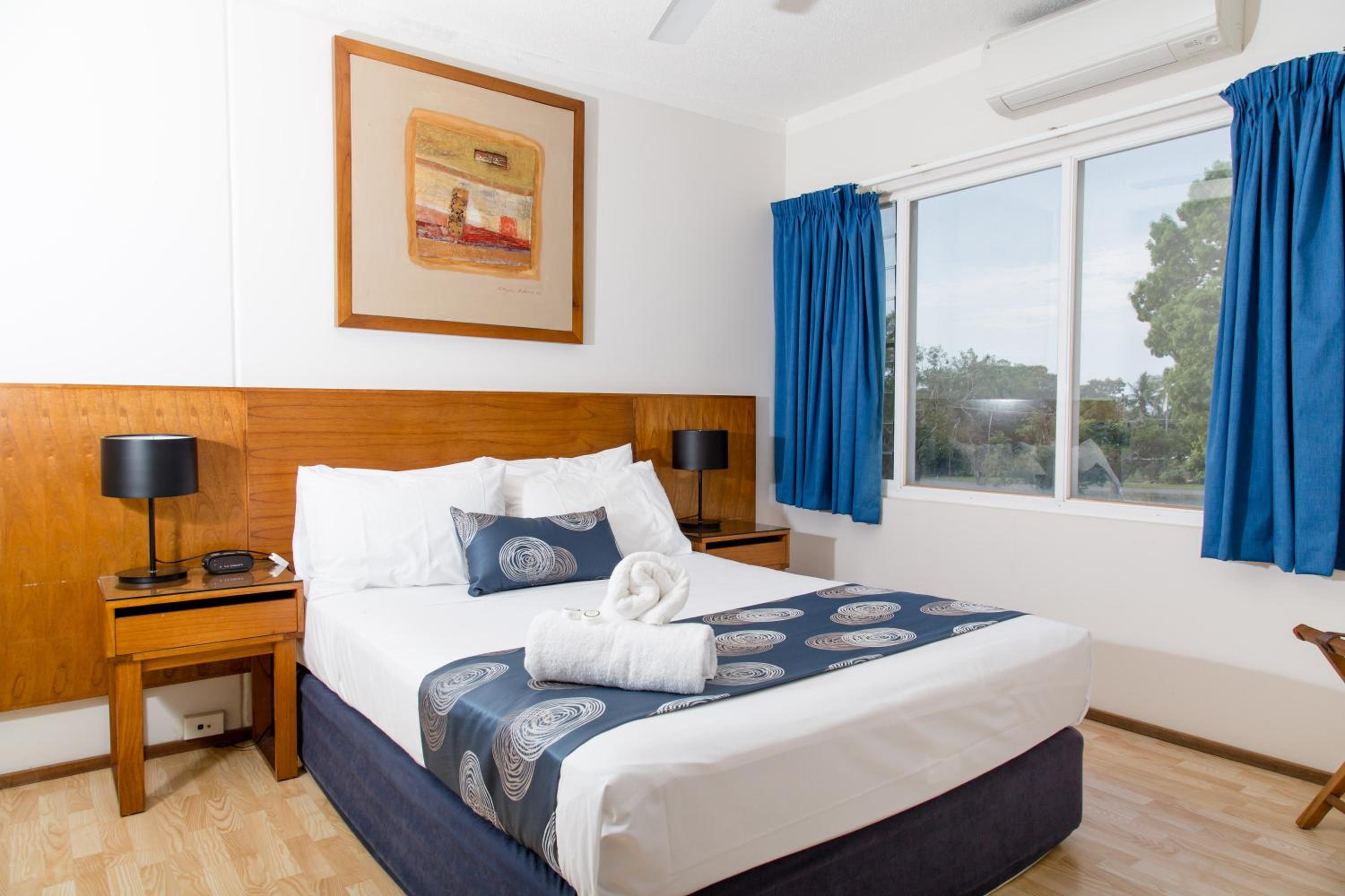 Standard Two Bedroom Apartment includes Free Parking & Wifi